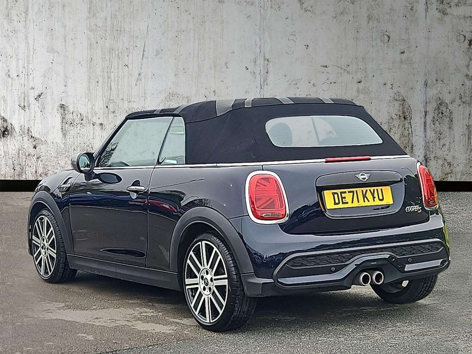 Used MINI Convertible 2021 for sale - 76596247: Photo 2