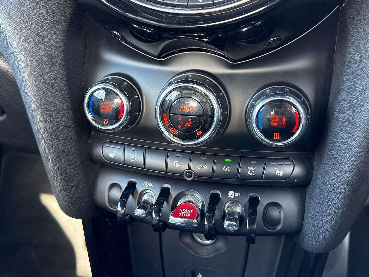 Used MINI Convertible 2019 for sale - 76596332: Photo 12