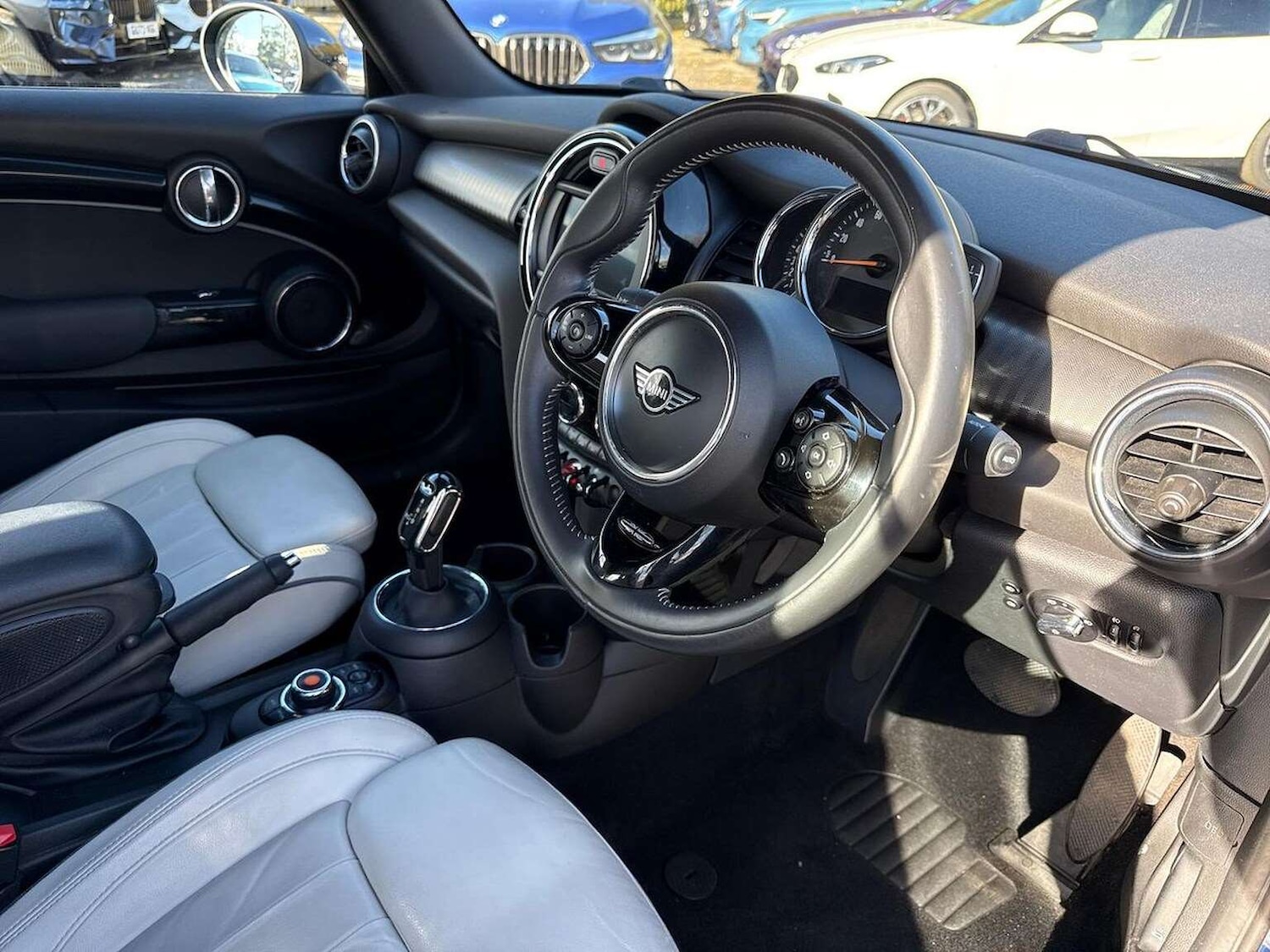 Used MINI Convertible 2019 for sale - 76596332: Photo 15