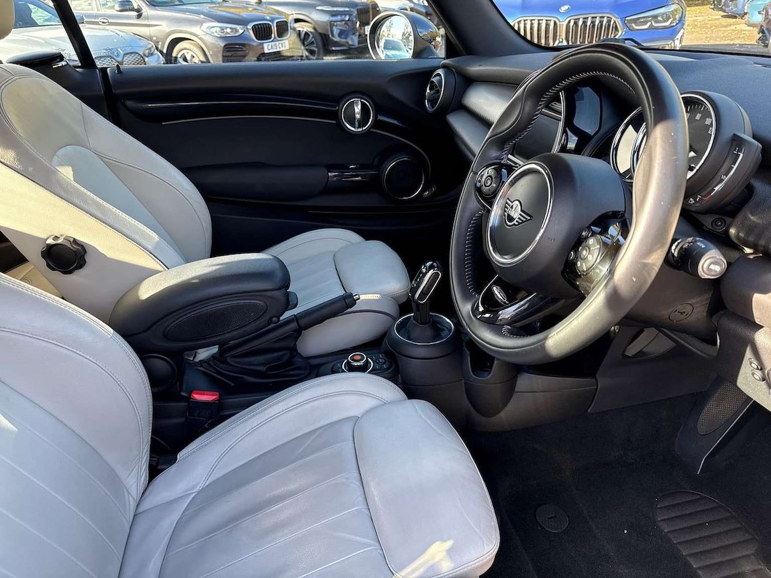 Used MINI Convertible 2019 for sale - 76596332: Photo 21