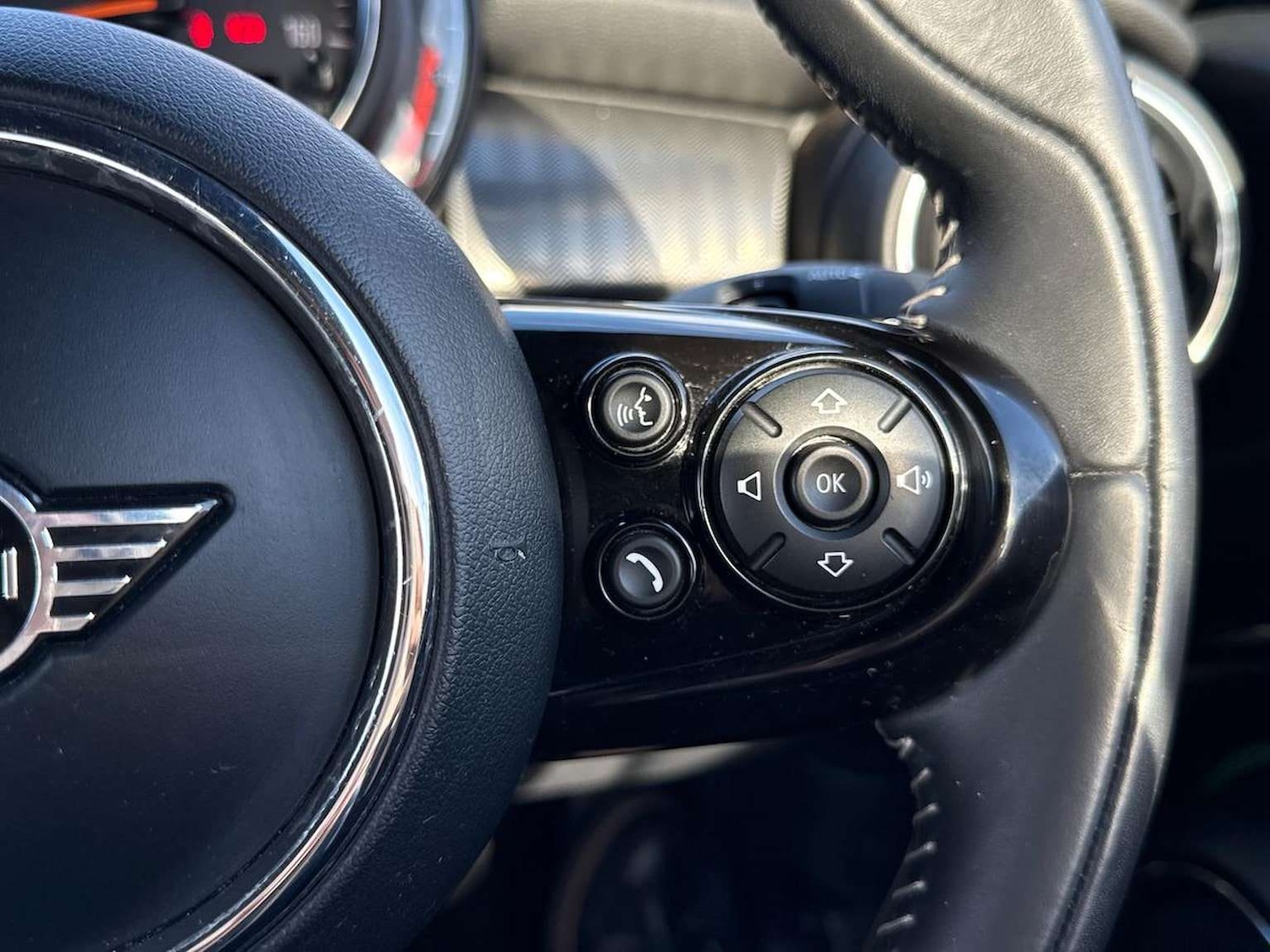 Used MINI Convertible 2019 for sale - 76596332: Photo 26