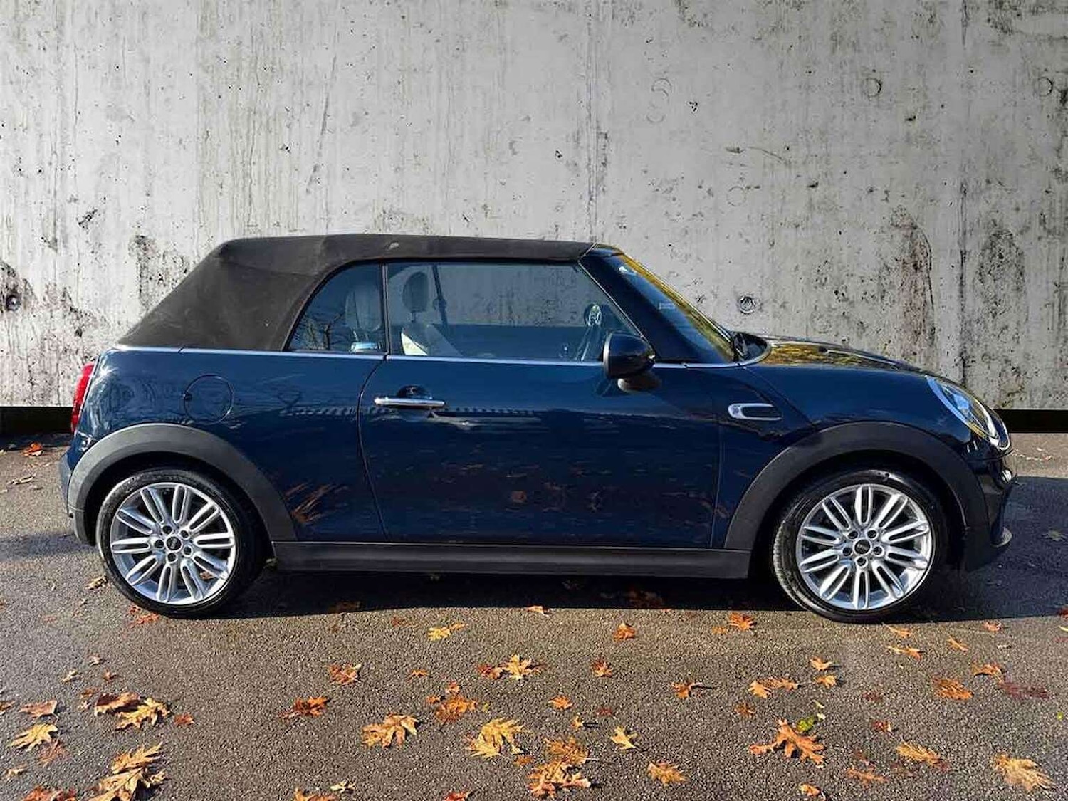 Used MINI Convertible 2019 for sale - 76596332: Photo 3