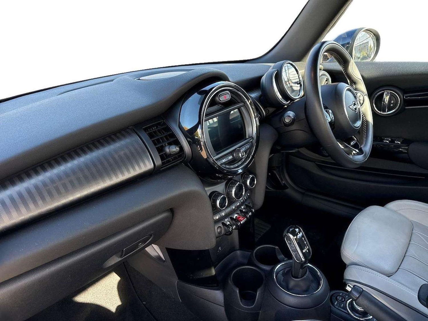 Used MINI Convertible 2019 for sale - 76596332: Photo 7