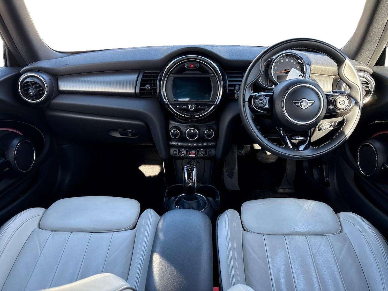 Used MINI Convertible 2019 for sale - 76596332: Photo 8