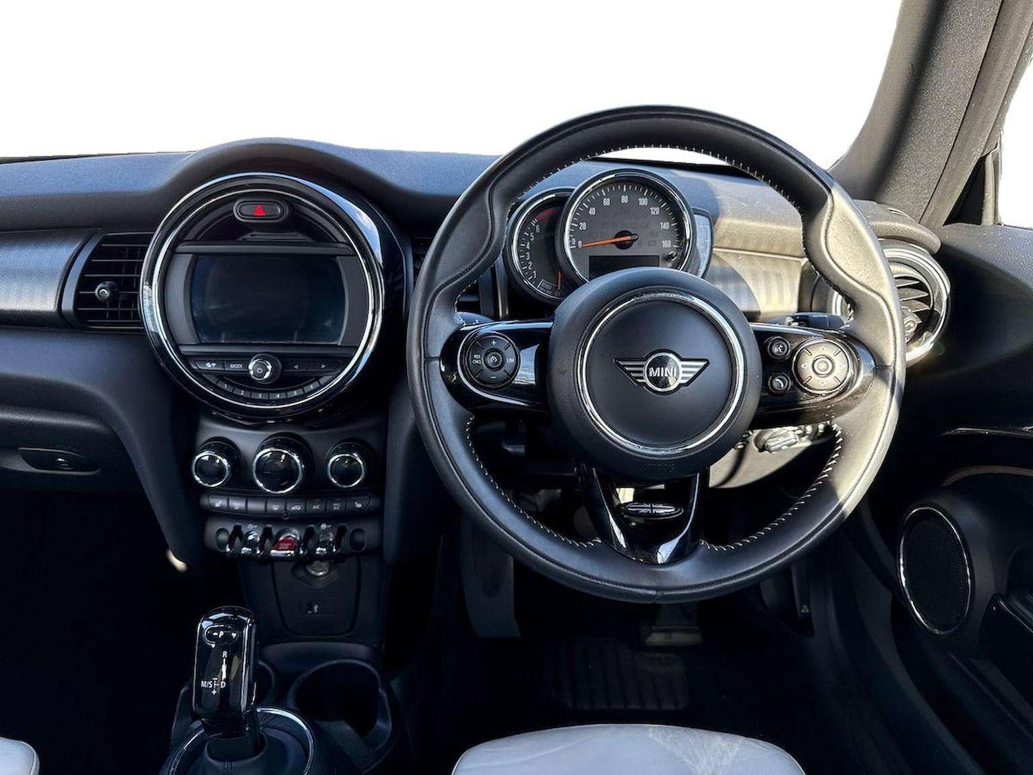 Used MINI Convertible 2019 for sale - 76596332: Photo 9