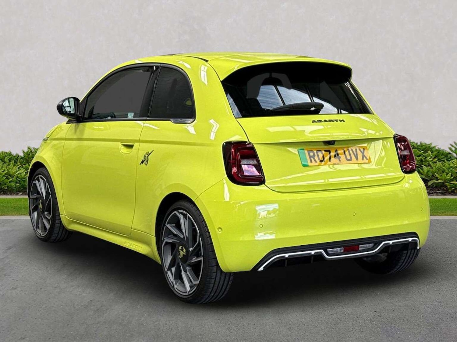 Used Abarth 500 2024 for sale - 76643557: Photo 2
