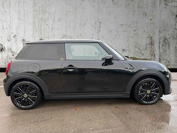 Used MINI Hatch 2022 for sale - 76357974: Photo