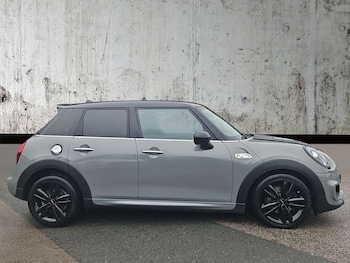 Used MINI Hatch 2018 for sale - 76666190: Photo