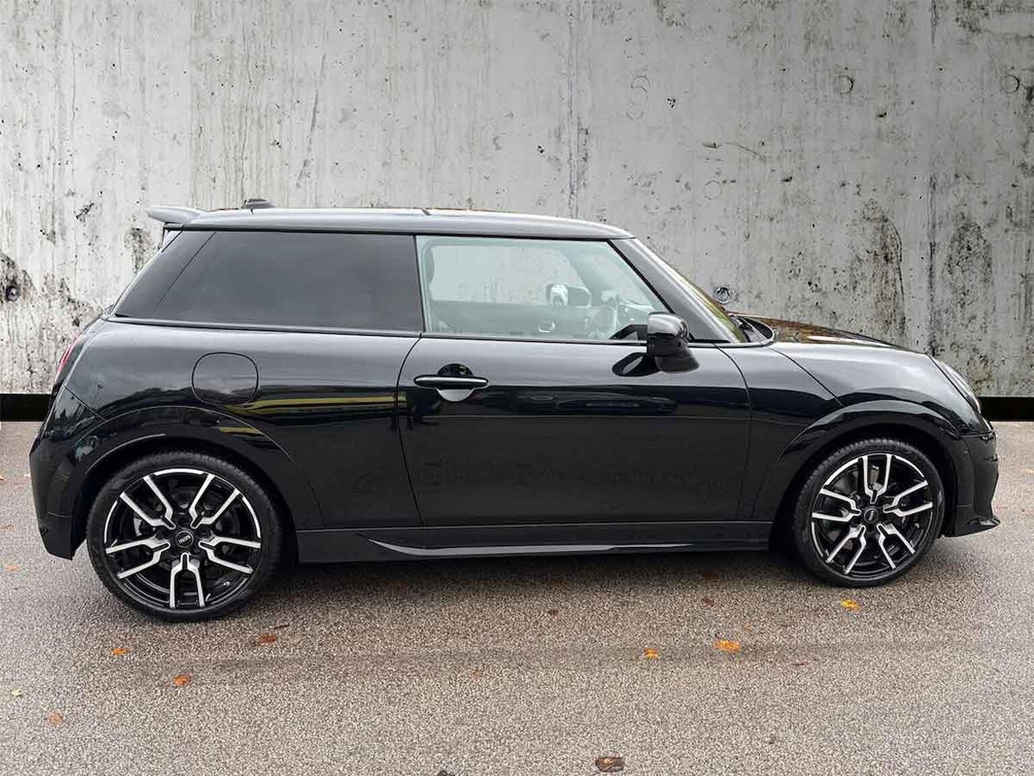 Used MINI Cooper 2025 for sale - 76471099: Photo 3
