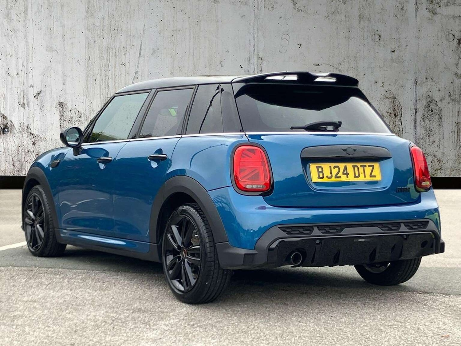 Used MINI Hatch 2024 for sale - 76763511: Photo 2