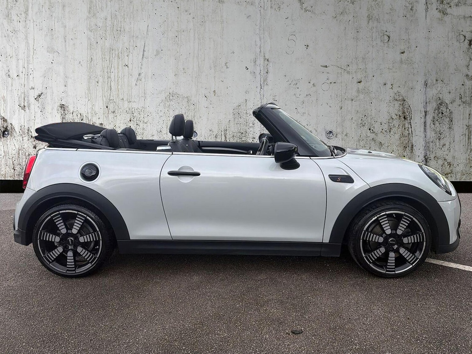 Used MINI Convertible 2022 for sale - 76331035: Photo 3