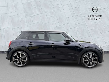 Used MINI Hatch 2023 for sale - 79271931: Photo