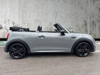 Used MINI Convertible 2021 for sale - 75435398: Photo