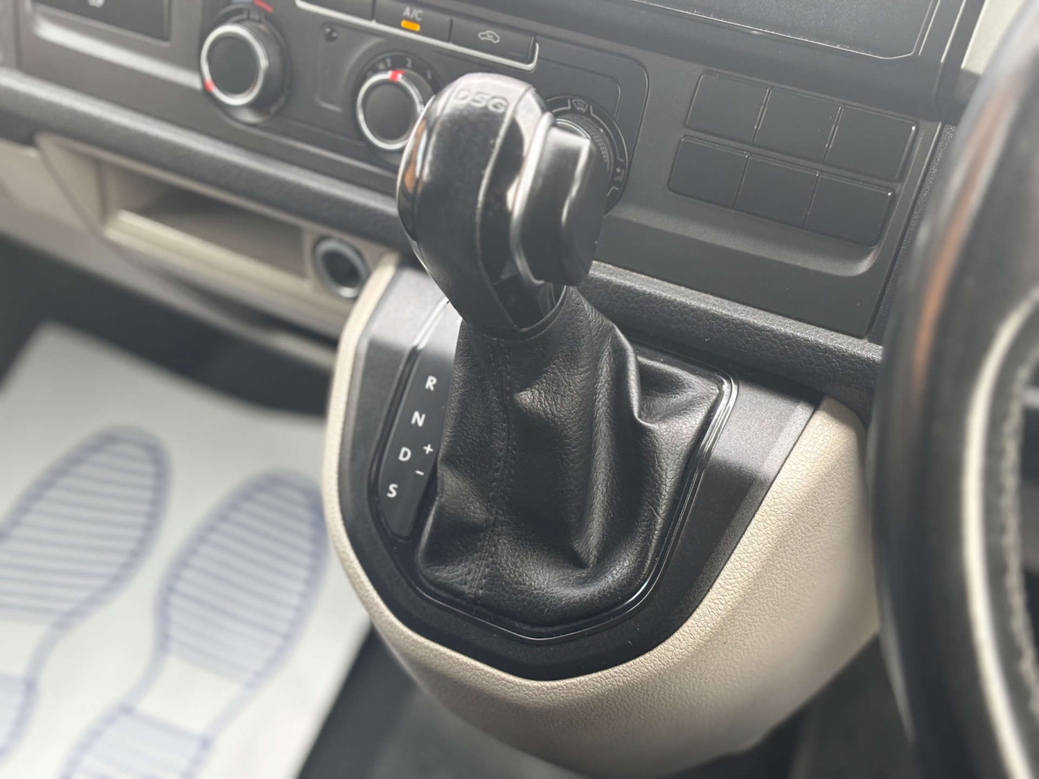 Used Volkswagen Transporter 2017 for sale - 76946112: Photo 32