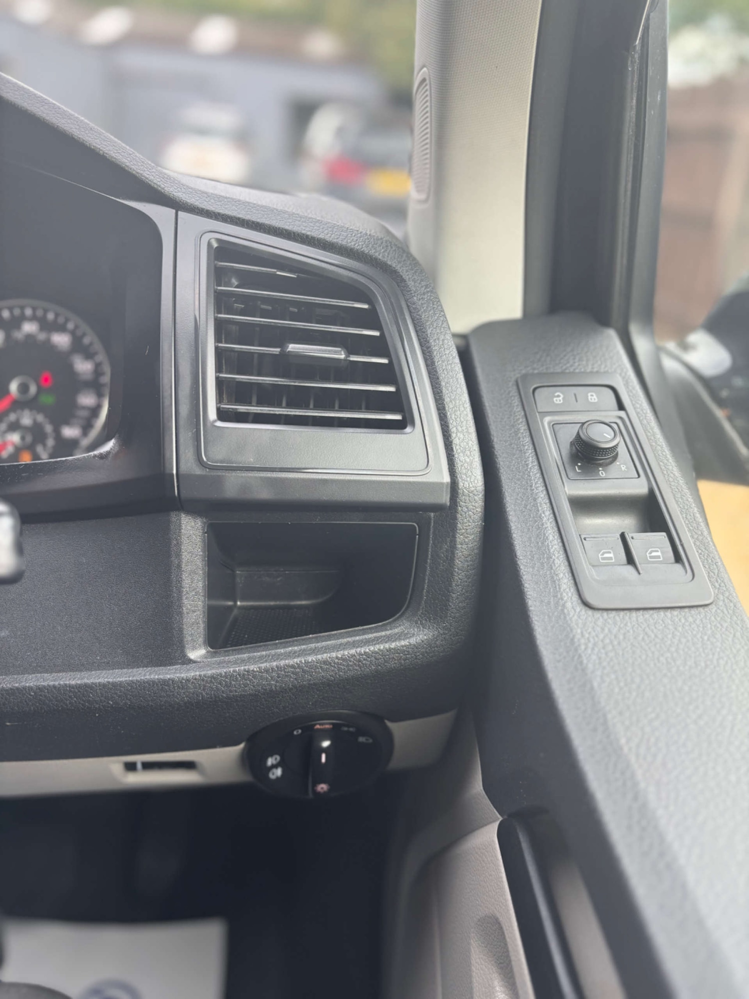 Used Volkswagen Transporter 2017 for sale - 76946112: Photo 36