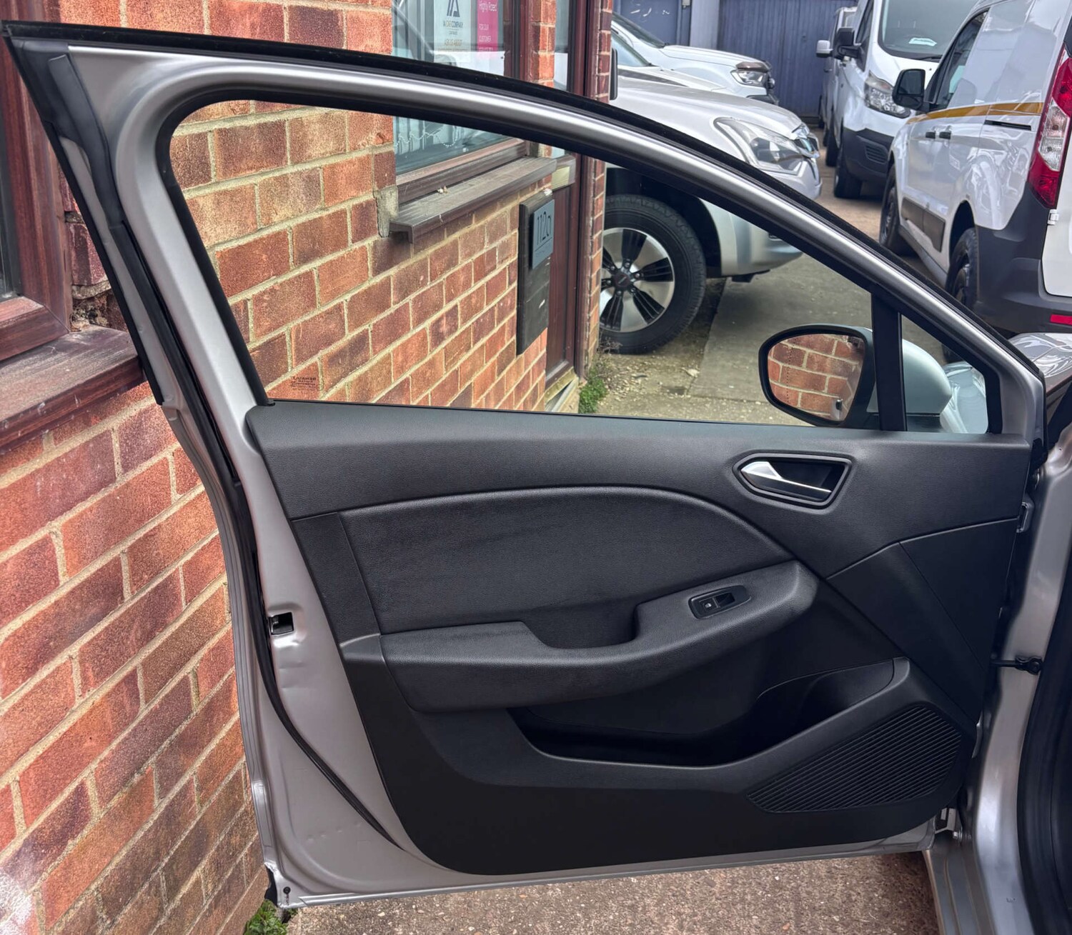 Used Renault Clio 2021 for sale - 78055116: Photo 32