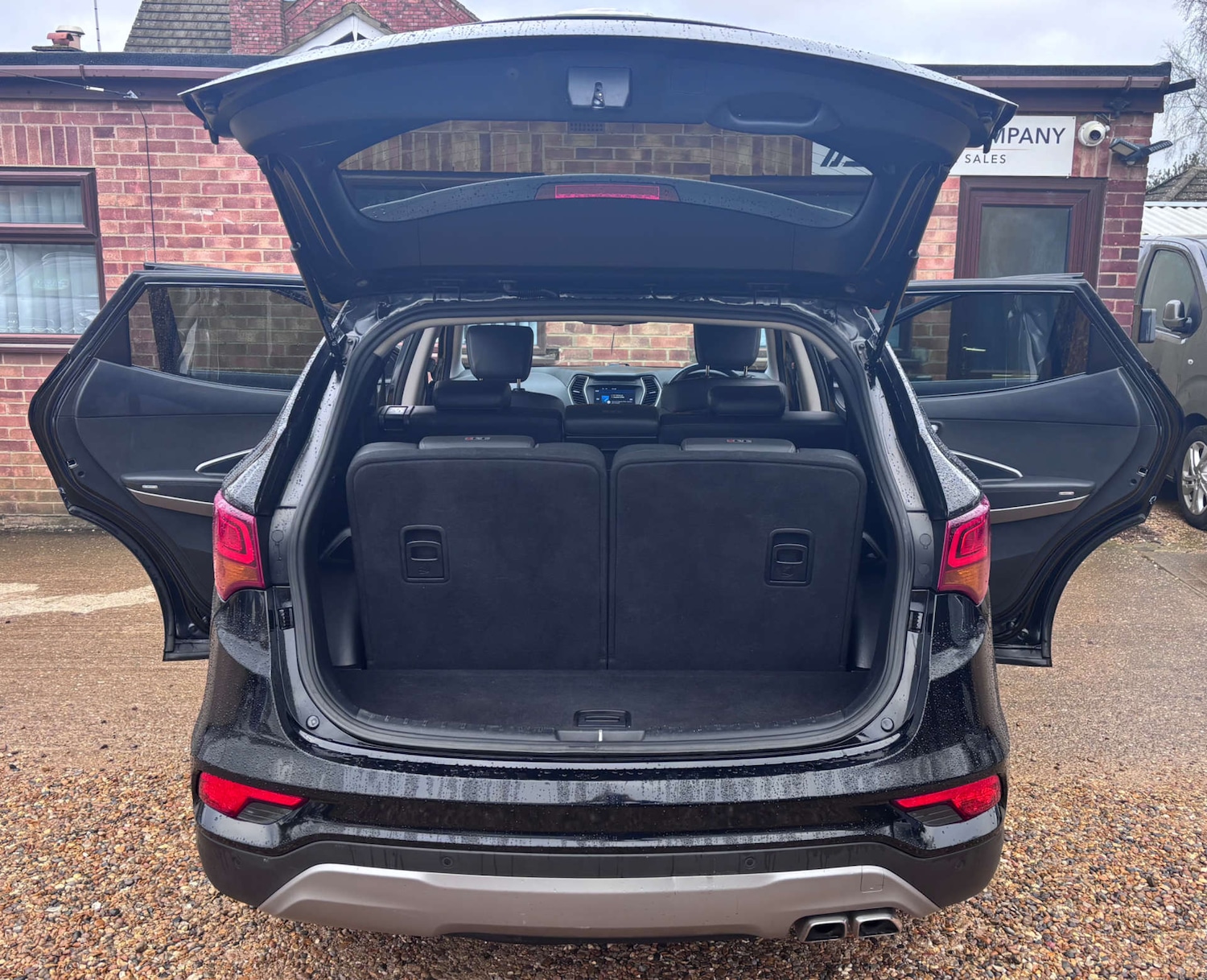 Used Hyundai Santa Fe 2017 for sale - 77622833: Photo 11