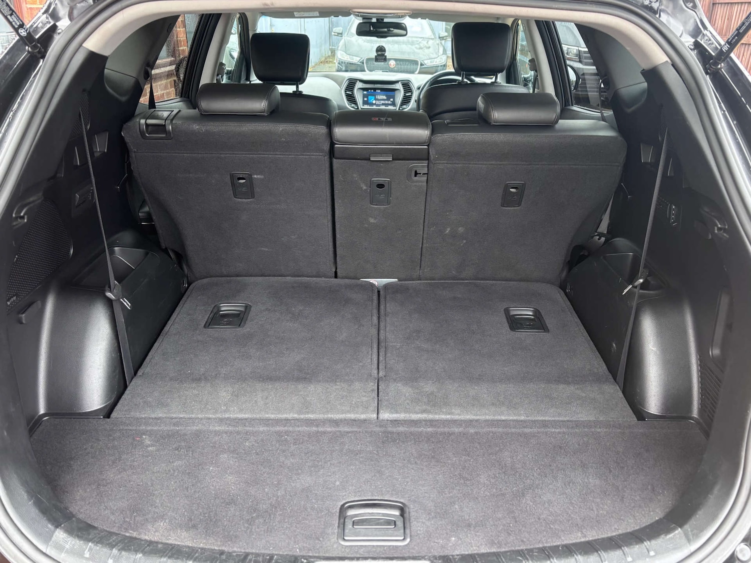 Used Hyundai Santa Fe 2017 for sale - 77622833: Photo 21