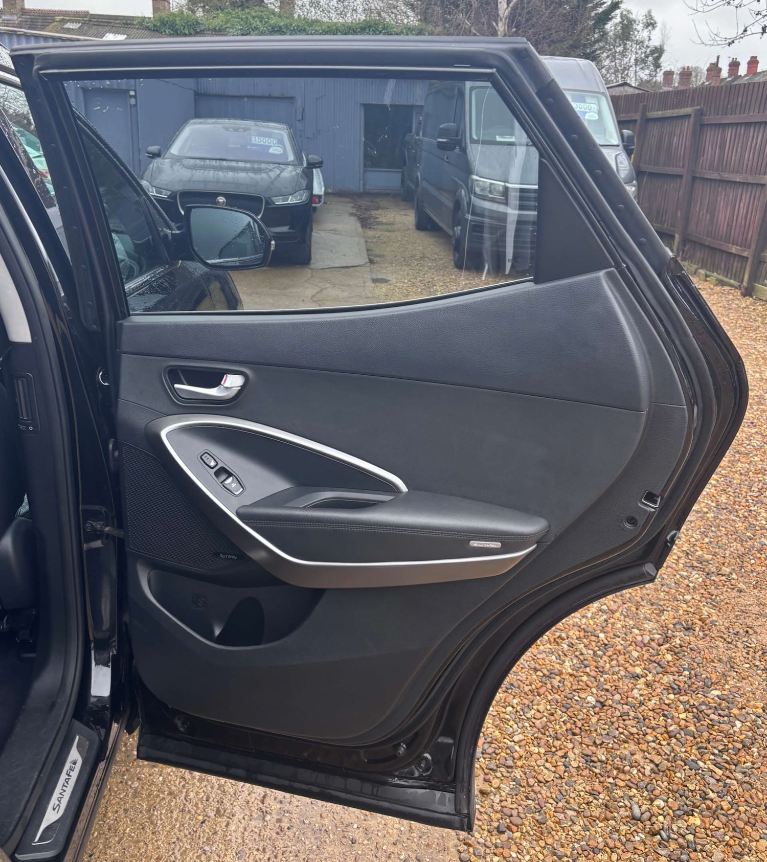 Used Hyundai Santa Fe 2017 for sale - 77622833: Photo 32