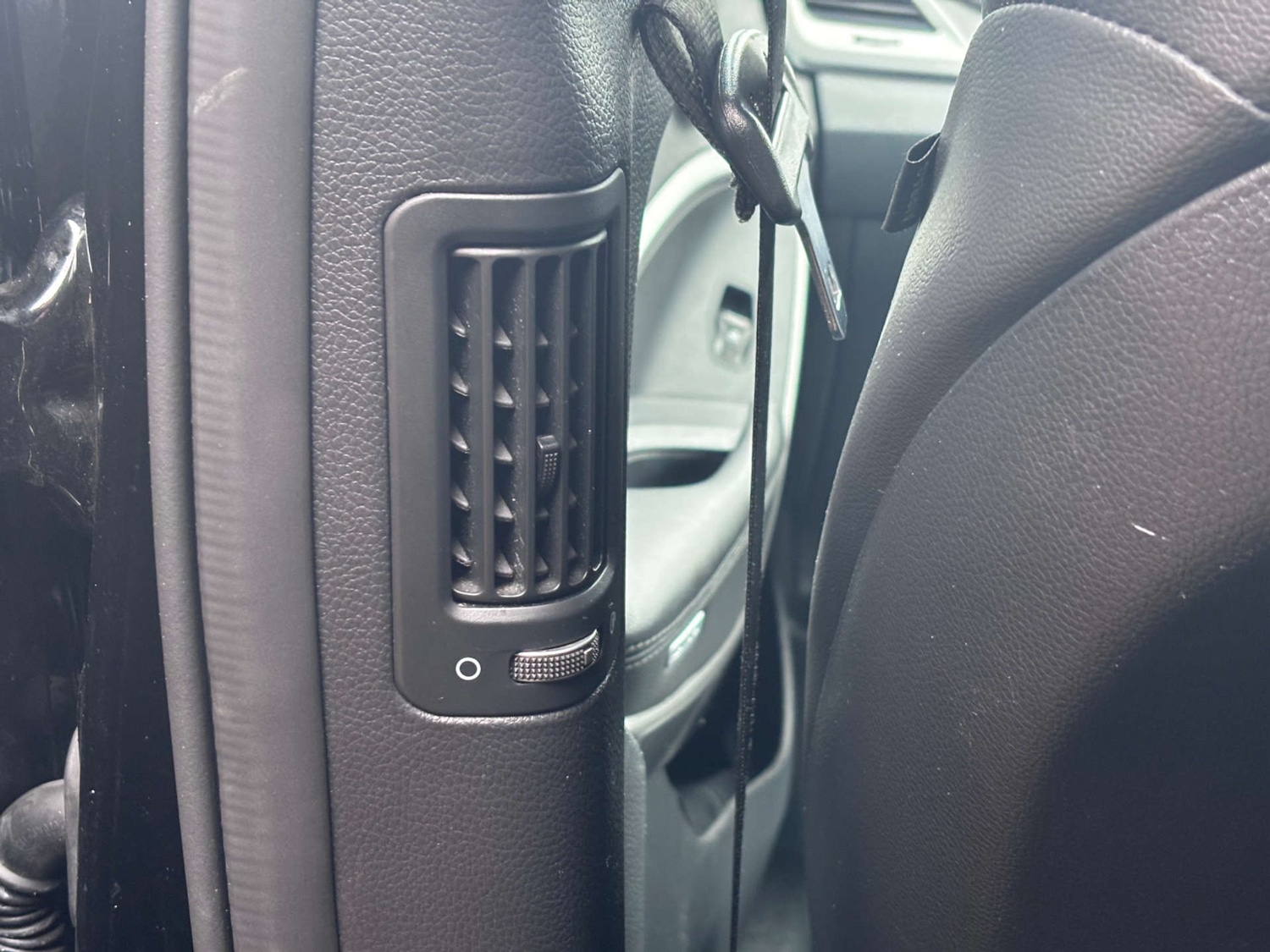 Used Hyundai Santa Fe 2017 for sale - 77622833: Photo 37