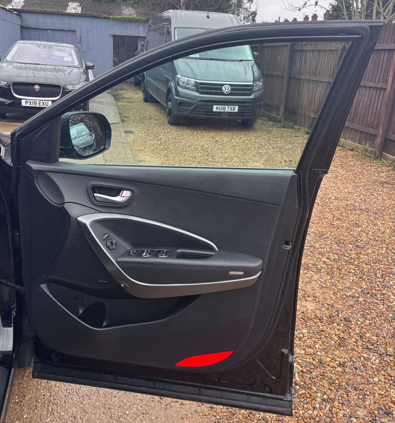 Used Hyundai Santa Fe 2017 for sale - 77622833: Photo 47