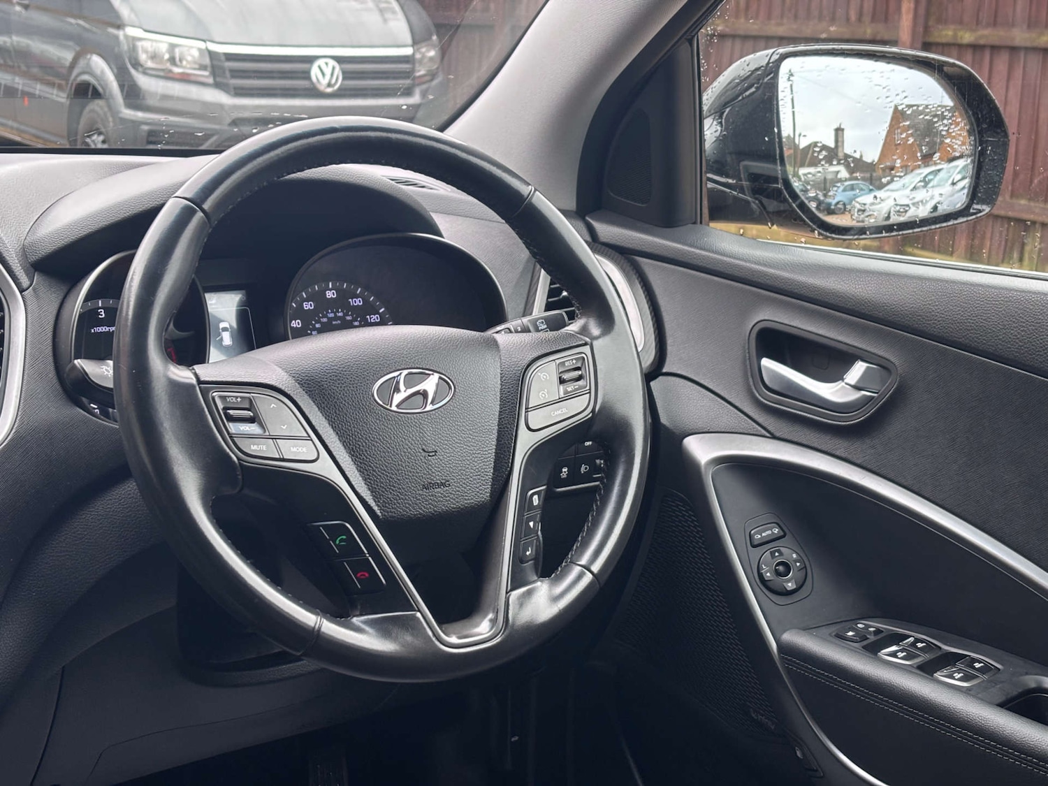 Used Hyundai Santa Fe 2017 for sale - 77622833: Photo 50