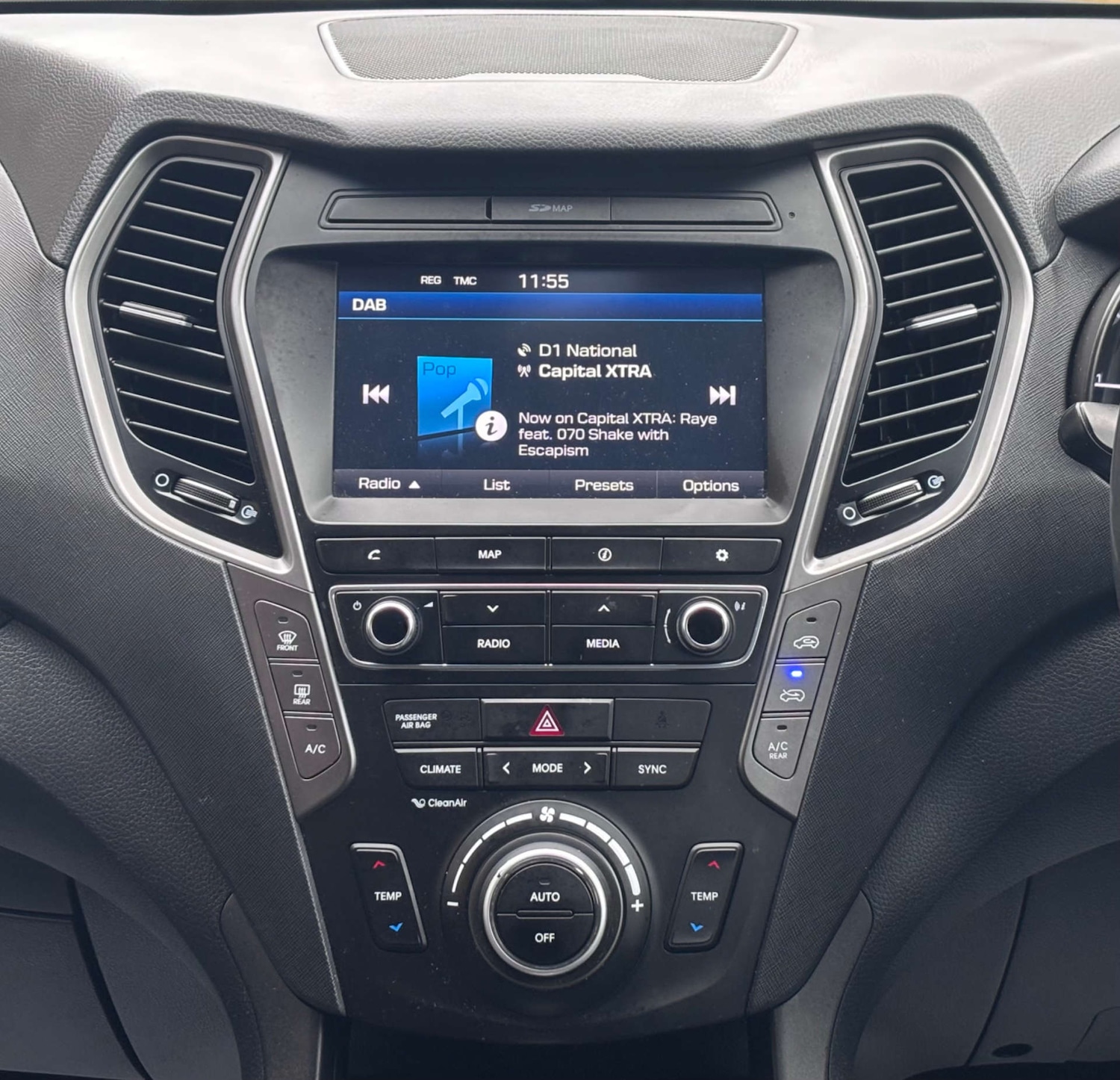 Used Hyundai Santa Fe 2017 for sale - 77622833: Photo 51