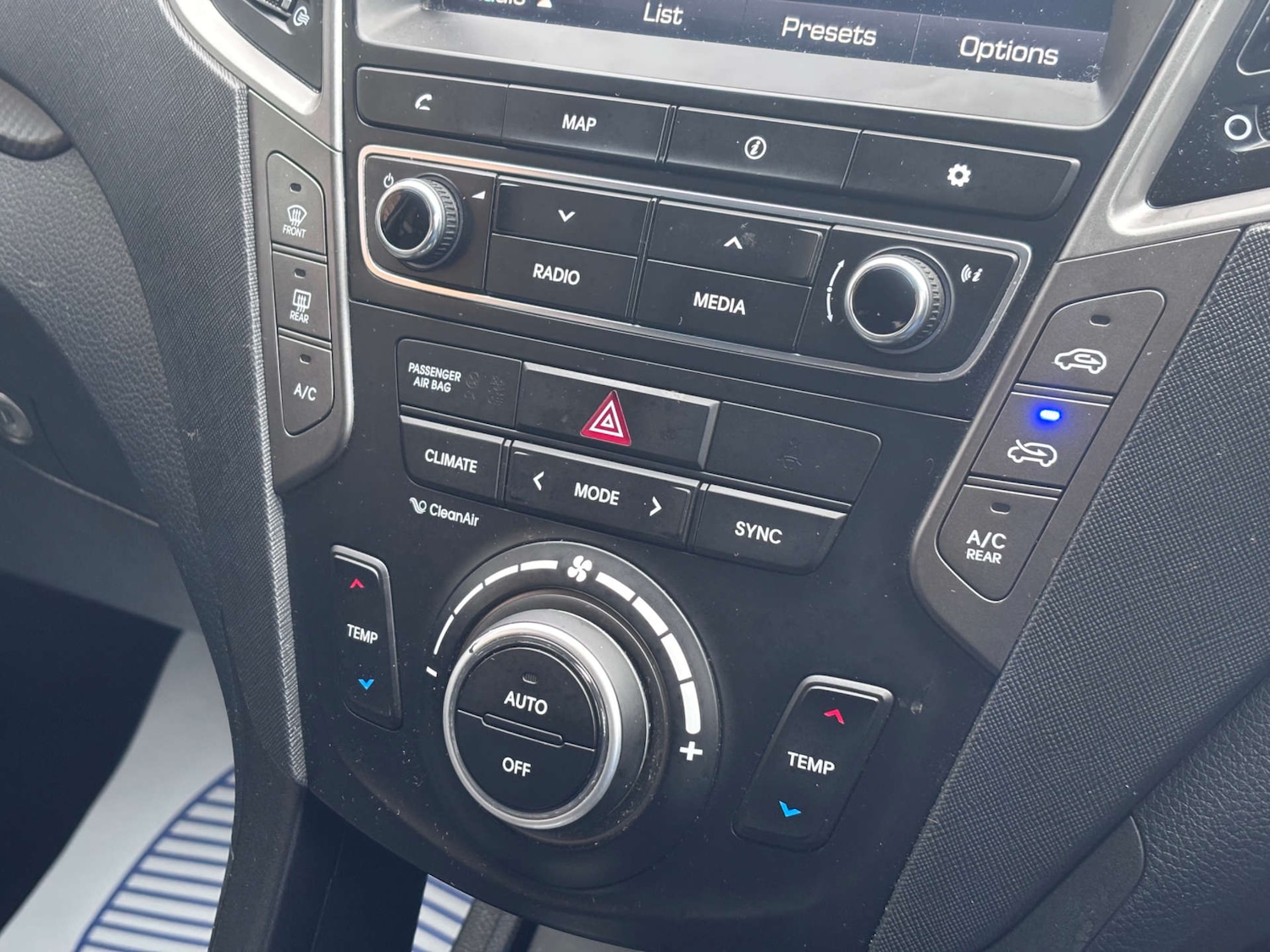 Used Hyundai Santa Fe 2017 for sale - 77622833: Photo 52