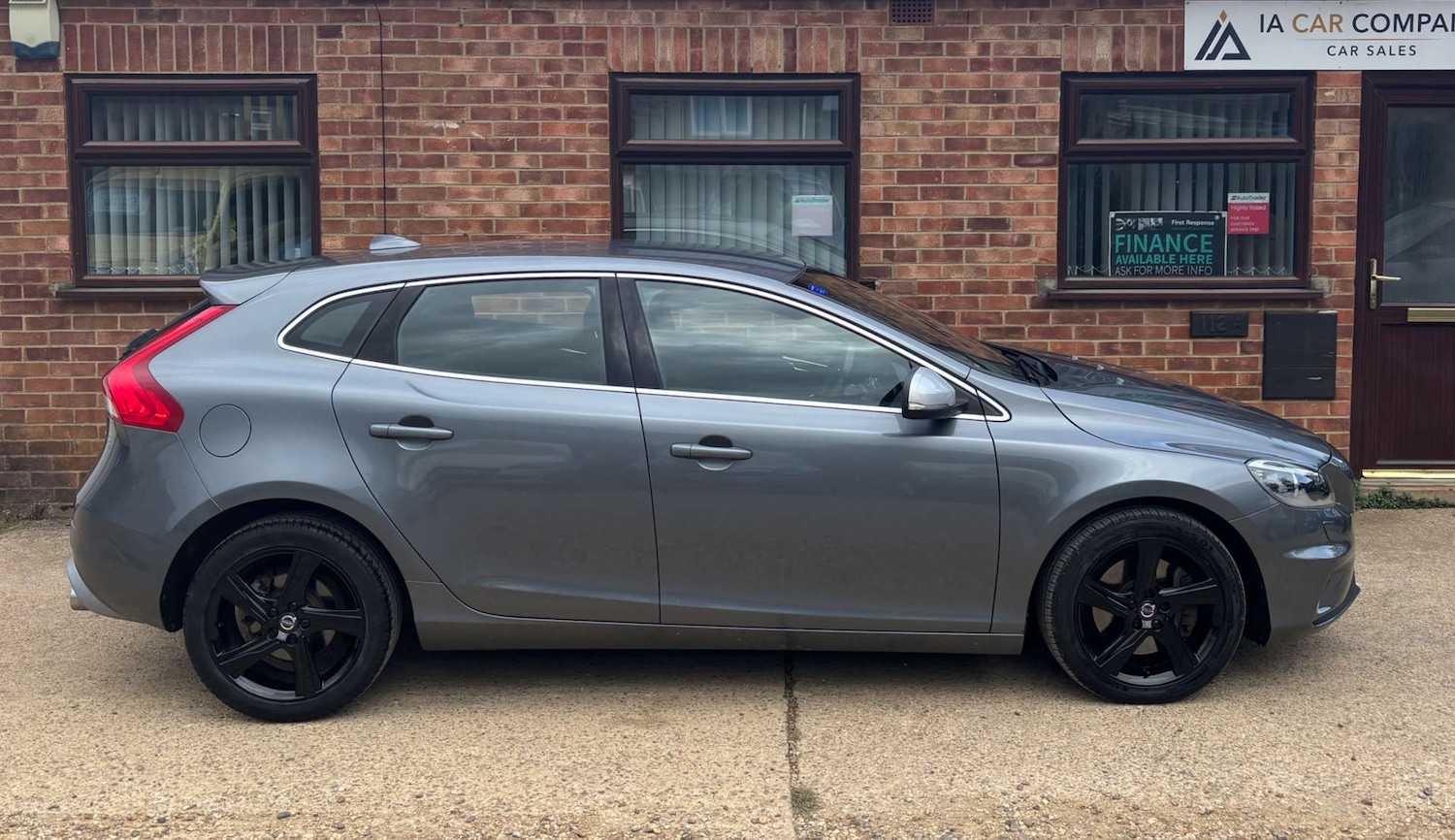 Used Volvo V40 2016 for sale - 76681859: Photo 10