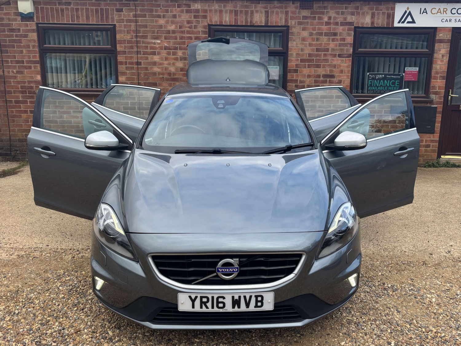 Used Volvo V40 2016 for sale - 76681859: Photo 11