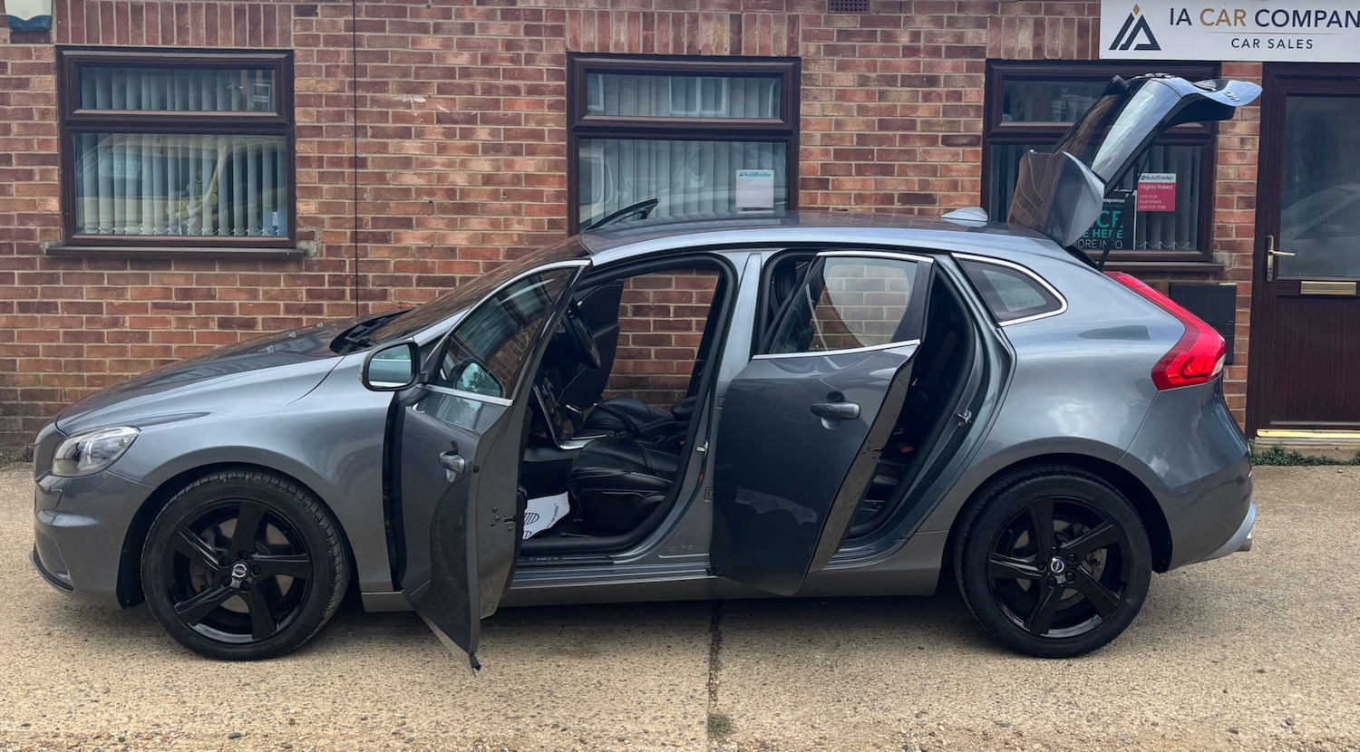 Used Volvo V40 2016 for sale - 76681859: Photo 12