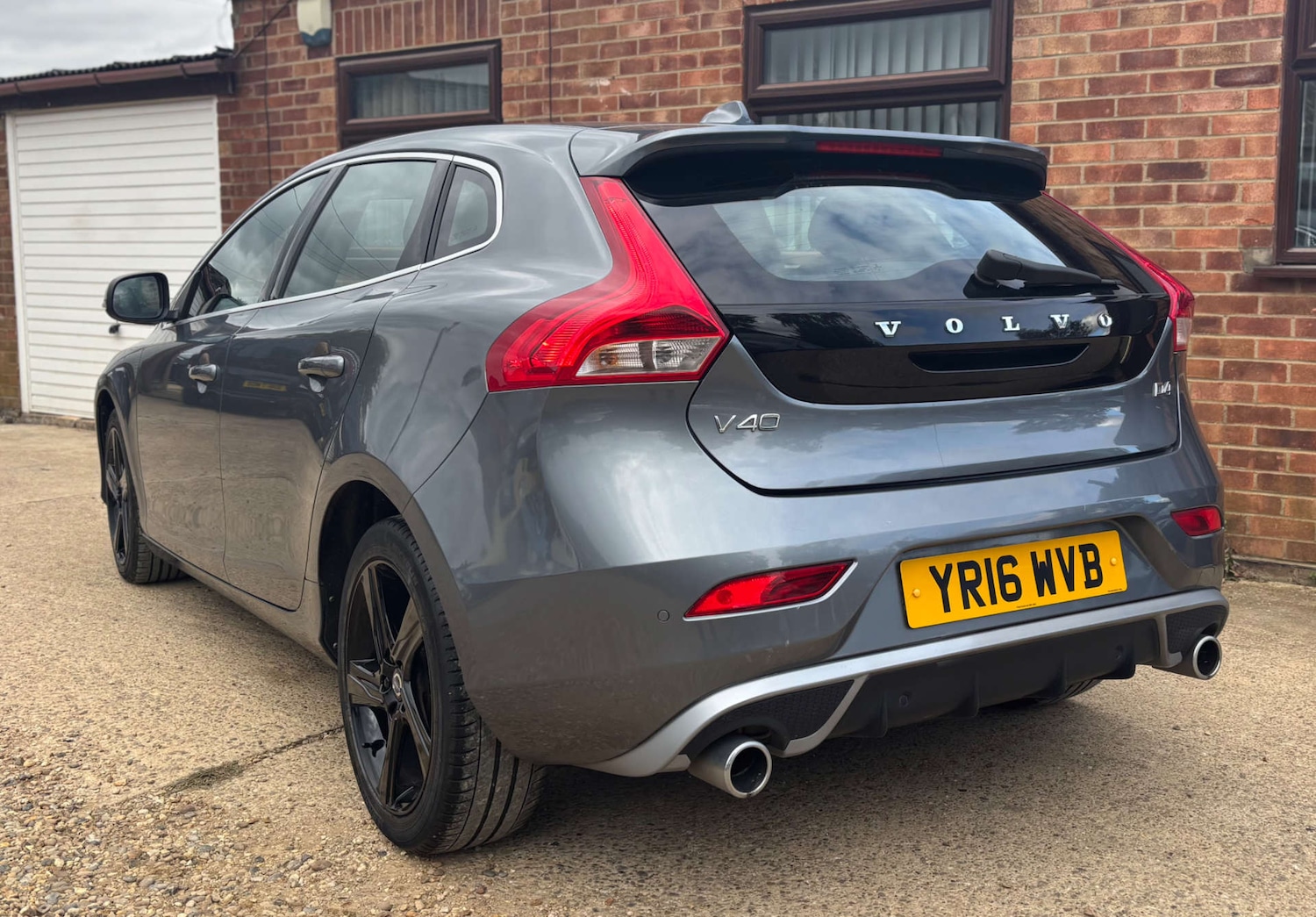 Used Volvo V40 2016 for sale - 76681859: Photo 15