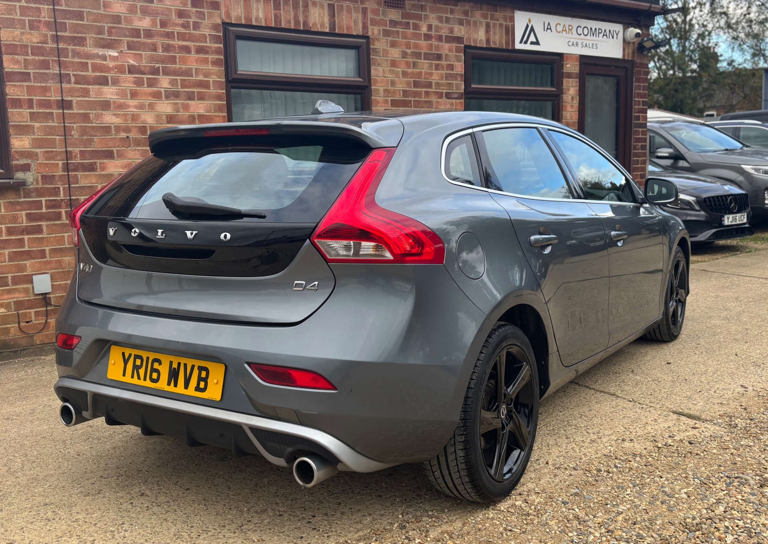 Used Volvo V40 2016 for sale - 76681859: Photo 17