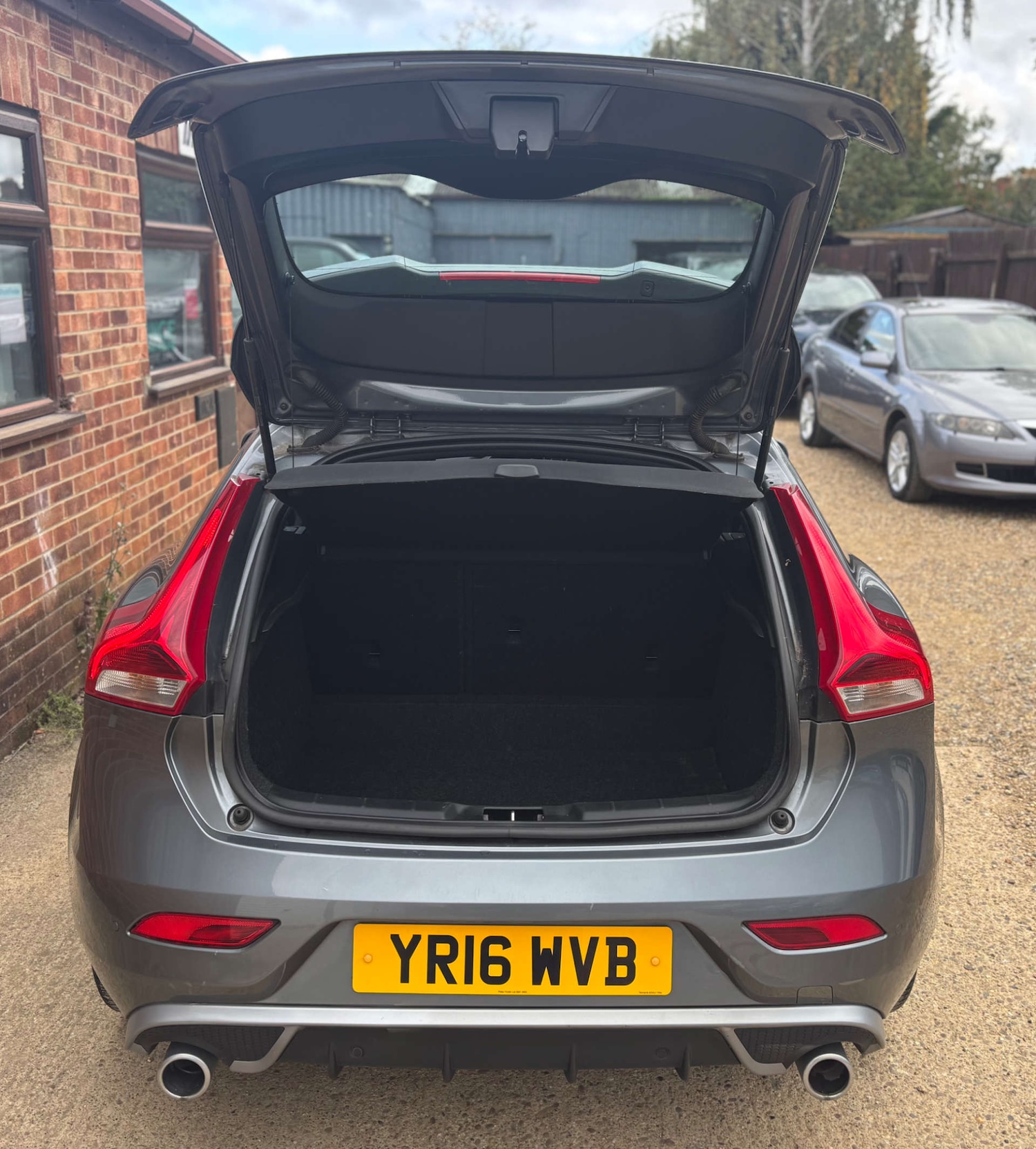 Used Volvo V40 2016 for sale - 76681859: Photo 22