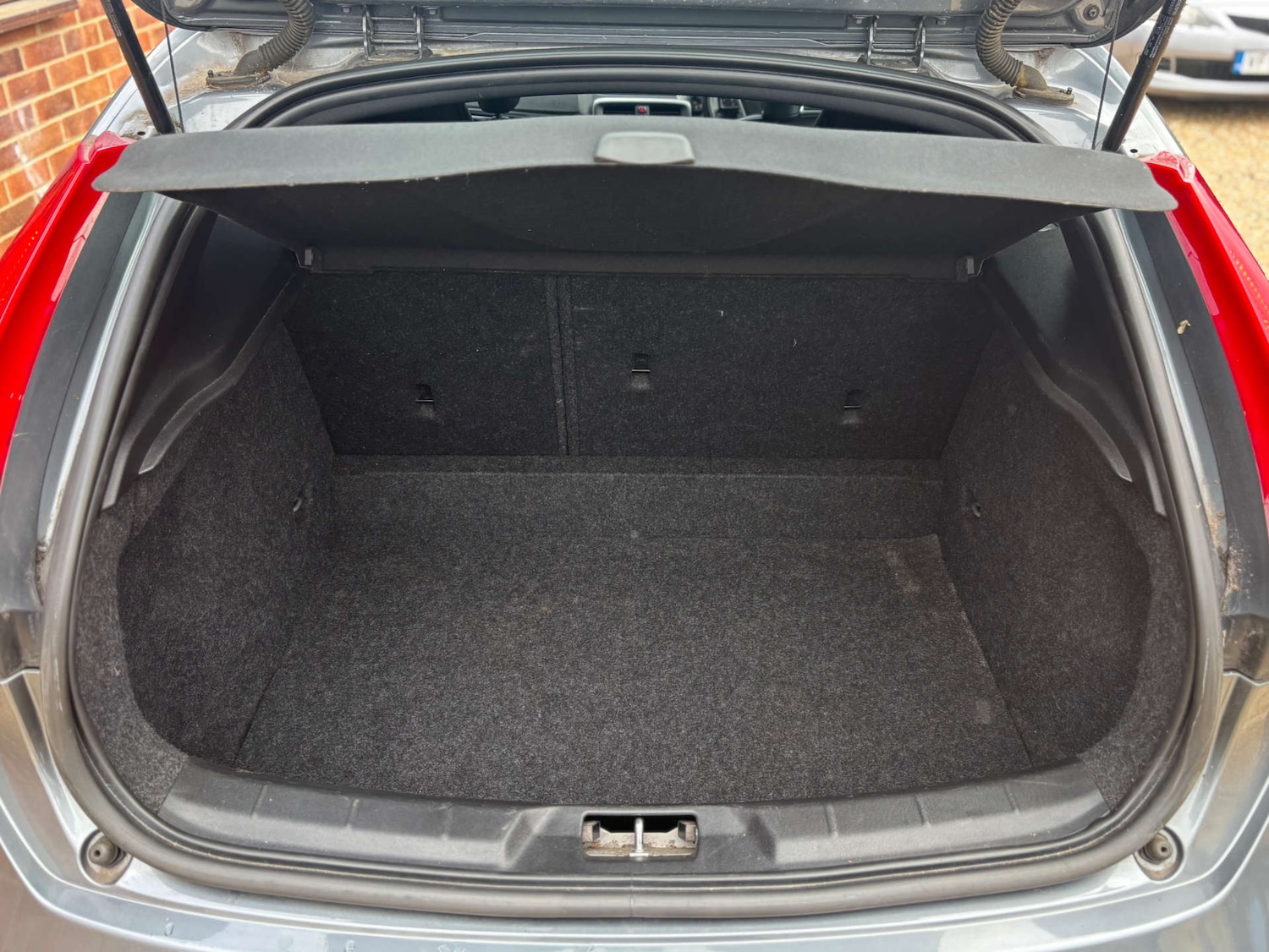 Used Volvo V40 2016 for sale - 76681859: Photo 23