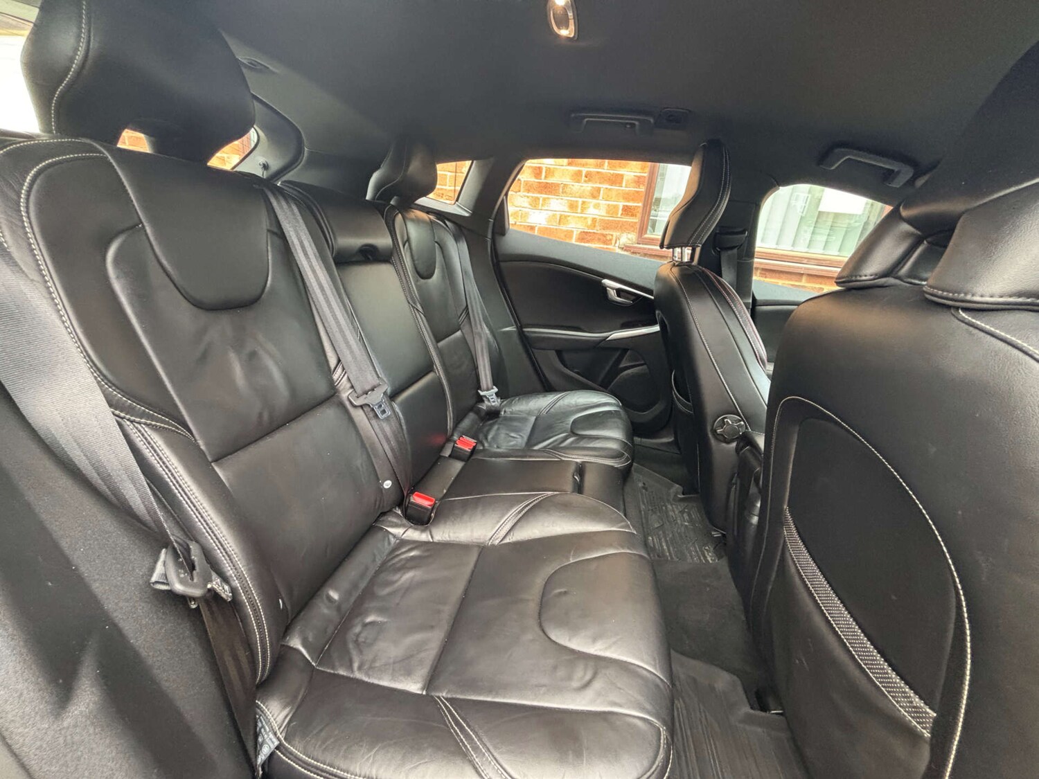 Used Volvo V40 2016 for sale - 76681859: Photo 24