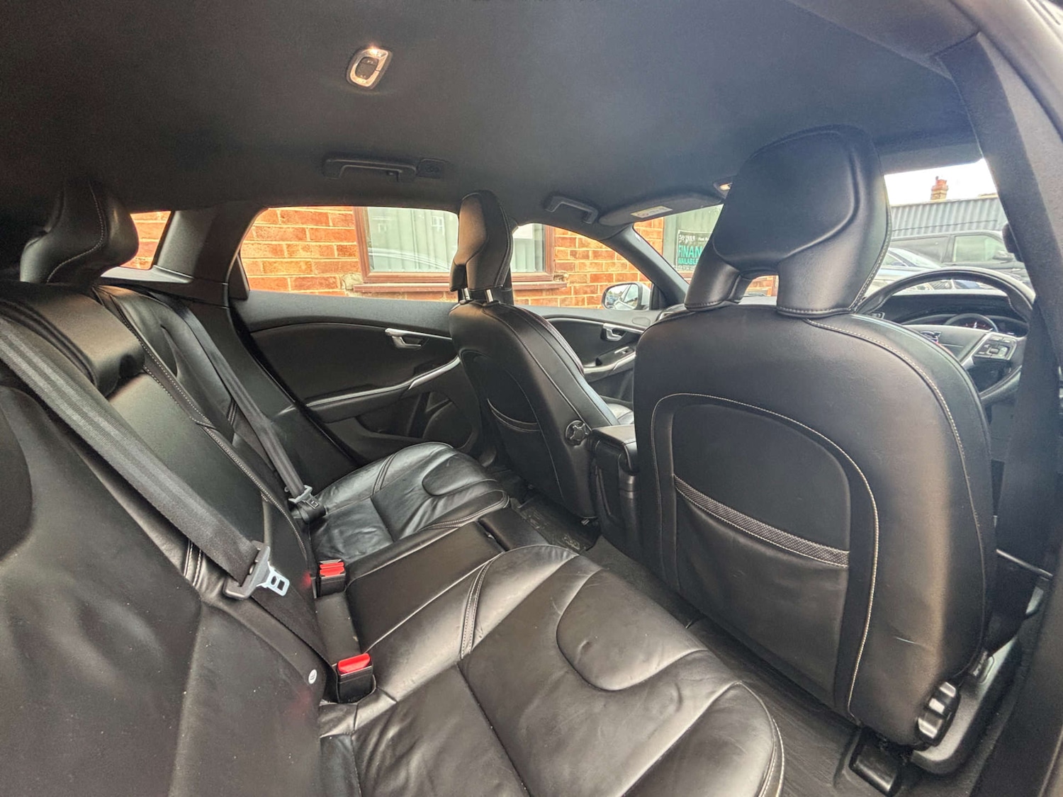 Used Volvo V40 2016 for sale - 76681859: Photo 25