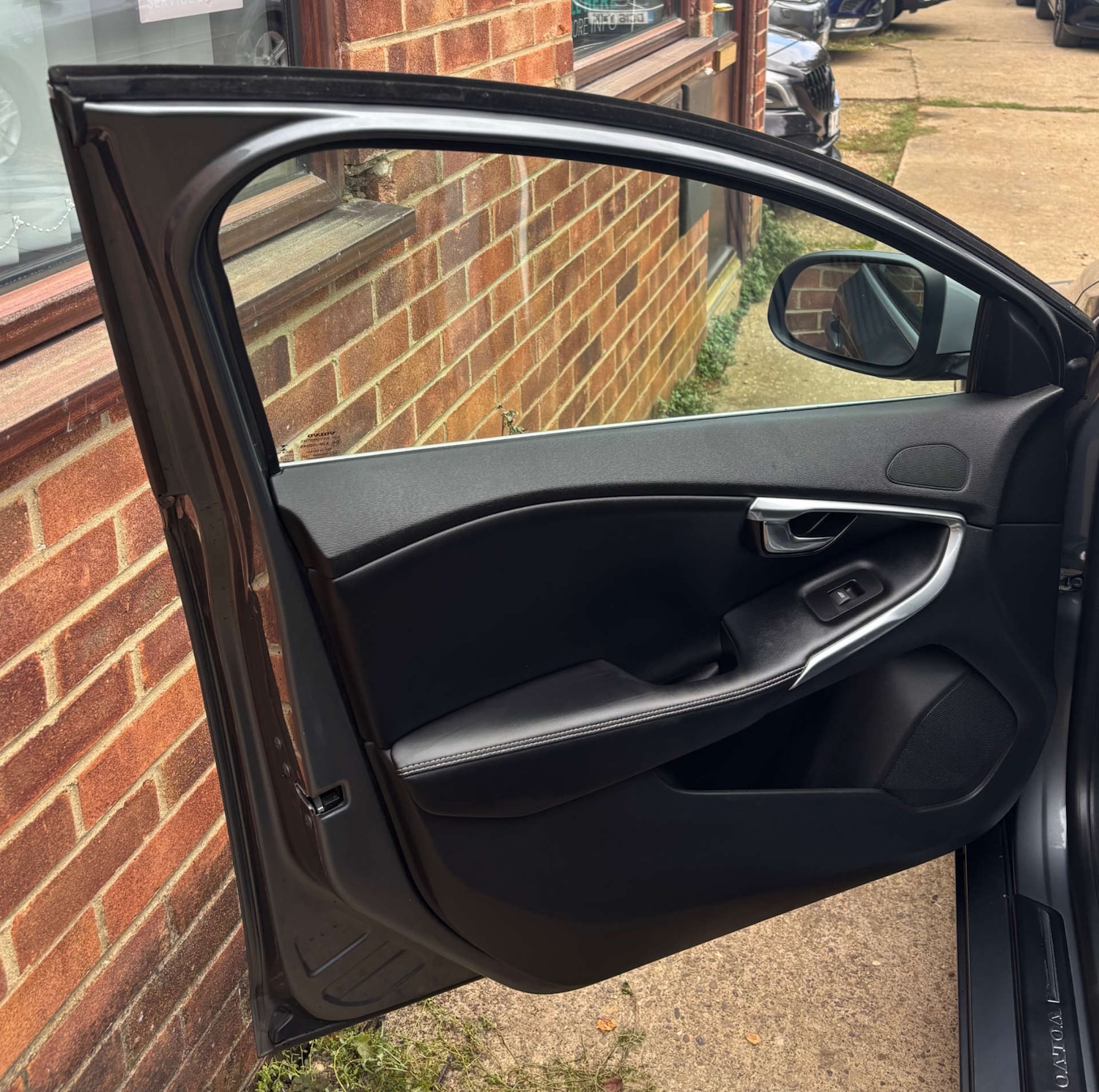 Used Volvo V40 2016 for sale - 76681859: Photo 36