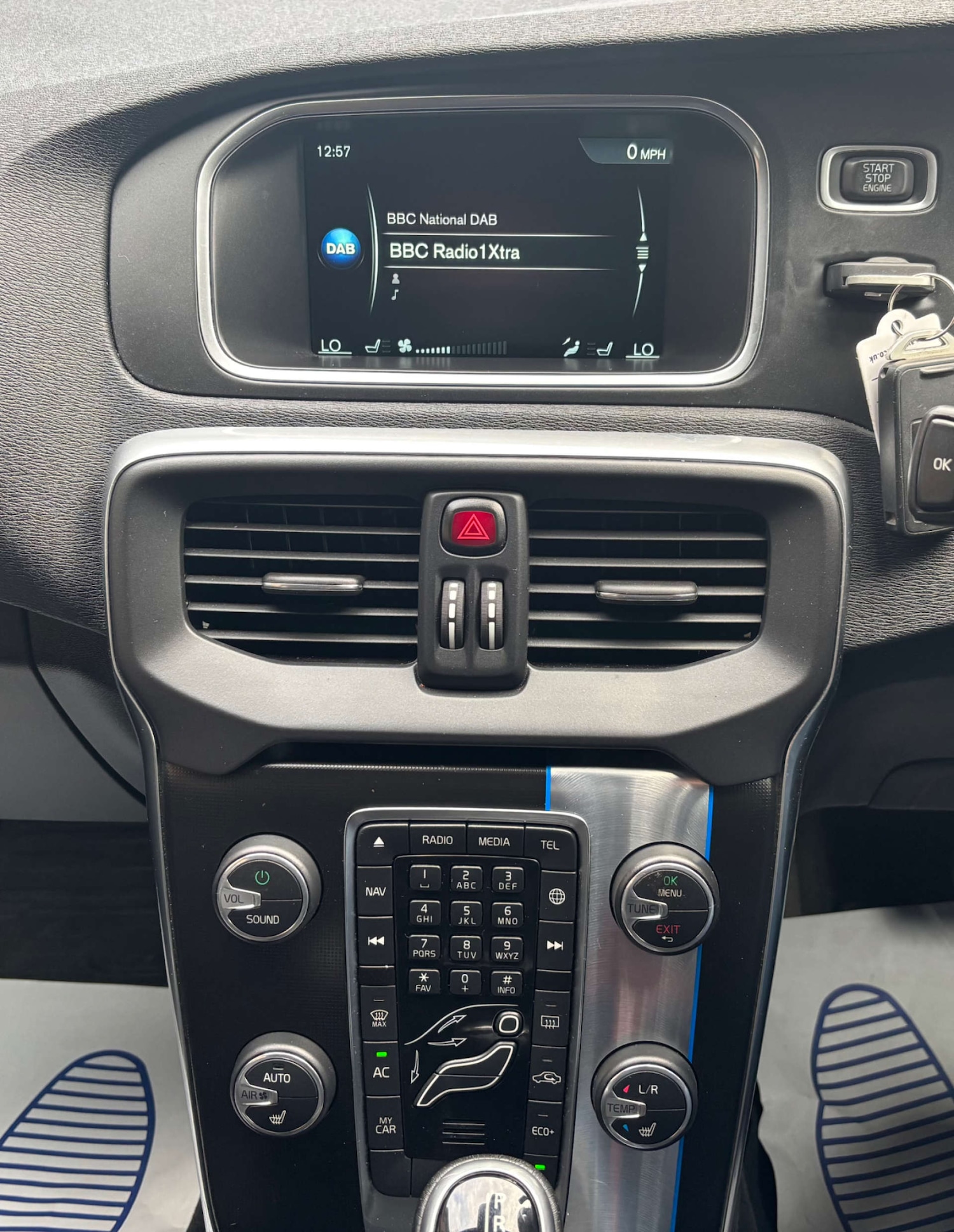 Used Volvo V40 2016 for sale - 76681859: Photo 43