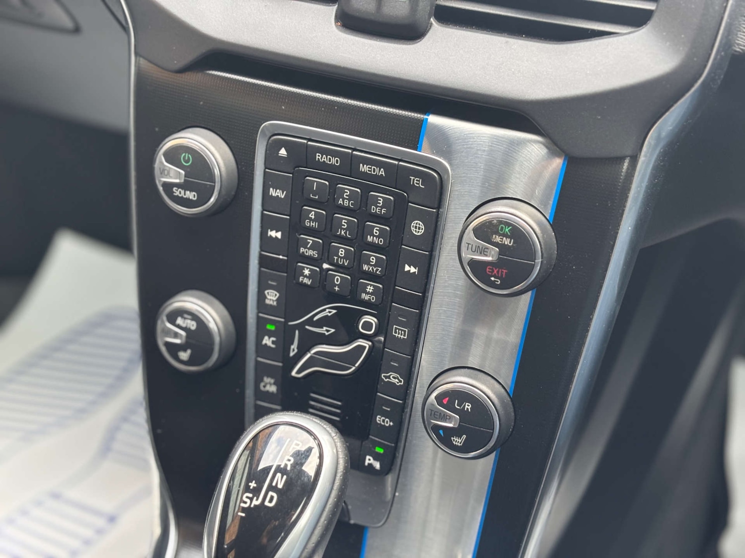 Used Volvo V40 2016 for sale - 76681859: Photo 49