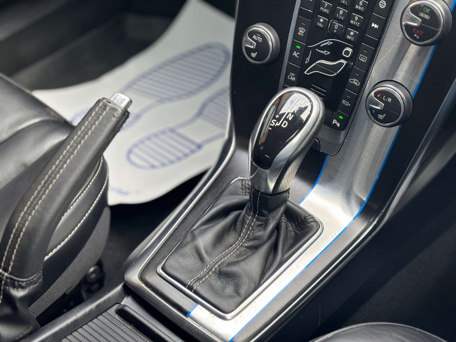 Used Volvo V40 2016 for sale - 76681859: Photo 51