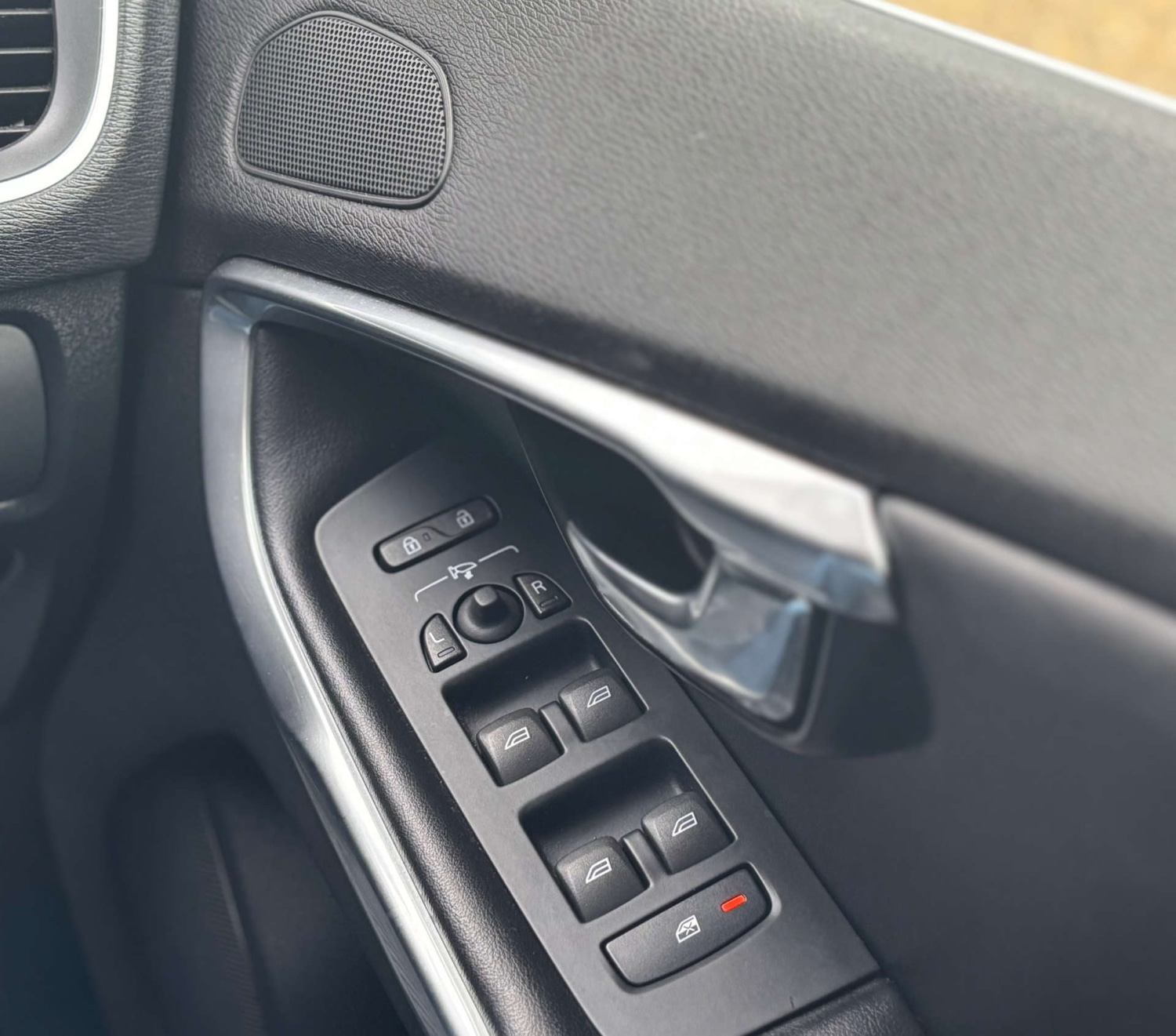 Used Volvo V40 2016 for sale - 76681859: Photo 56