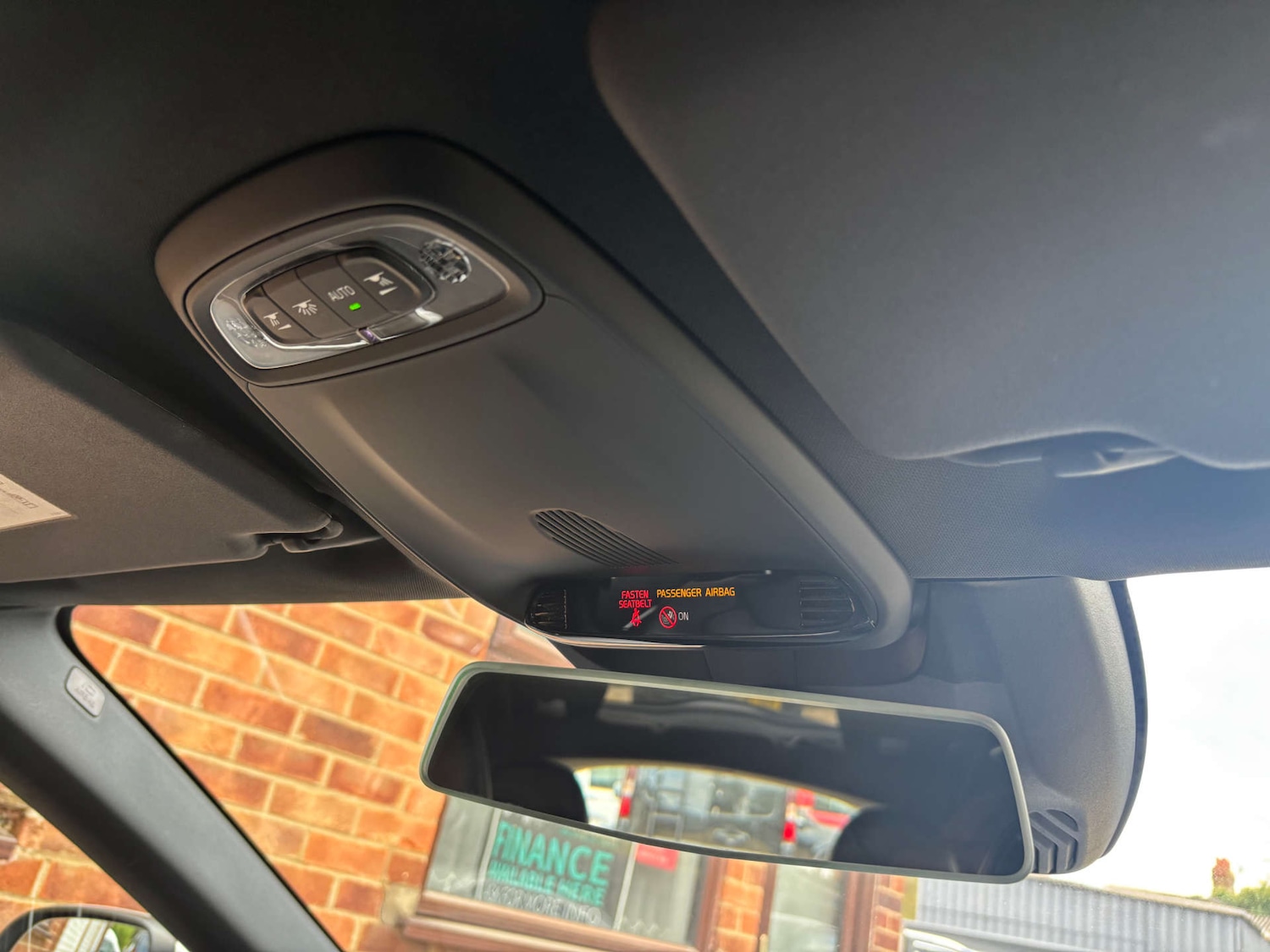 Used Volvo V40 2016 for sale - 76681859: Photo 58