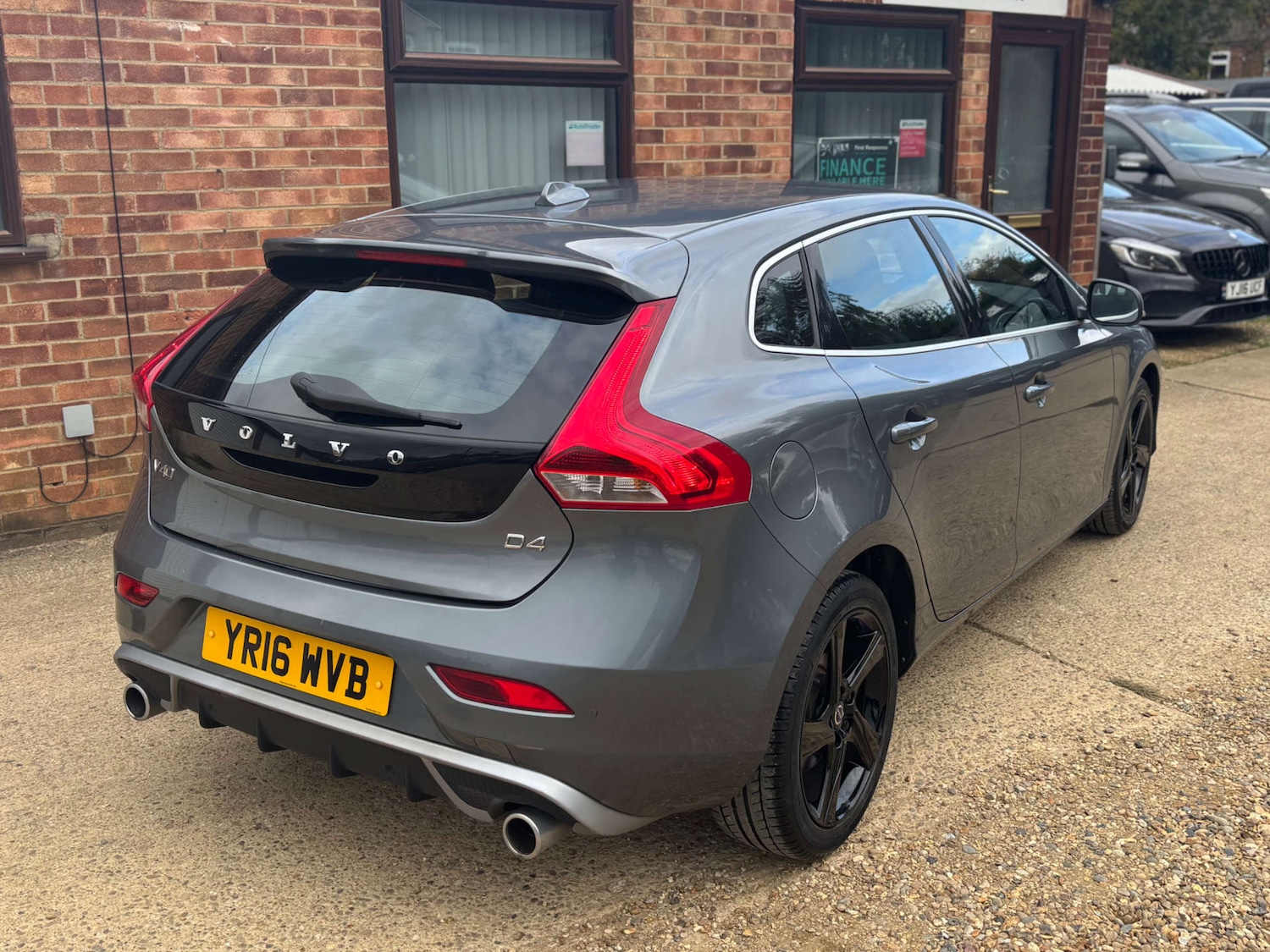 Used Volvo V40 2016 for sale - 76681859: Photo 9