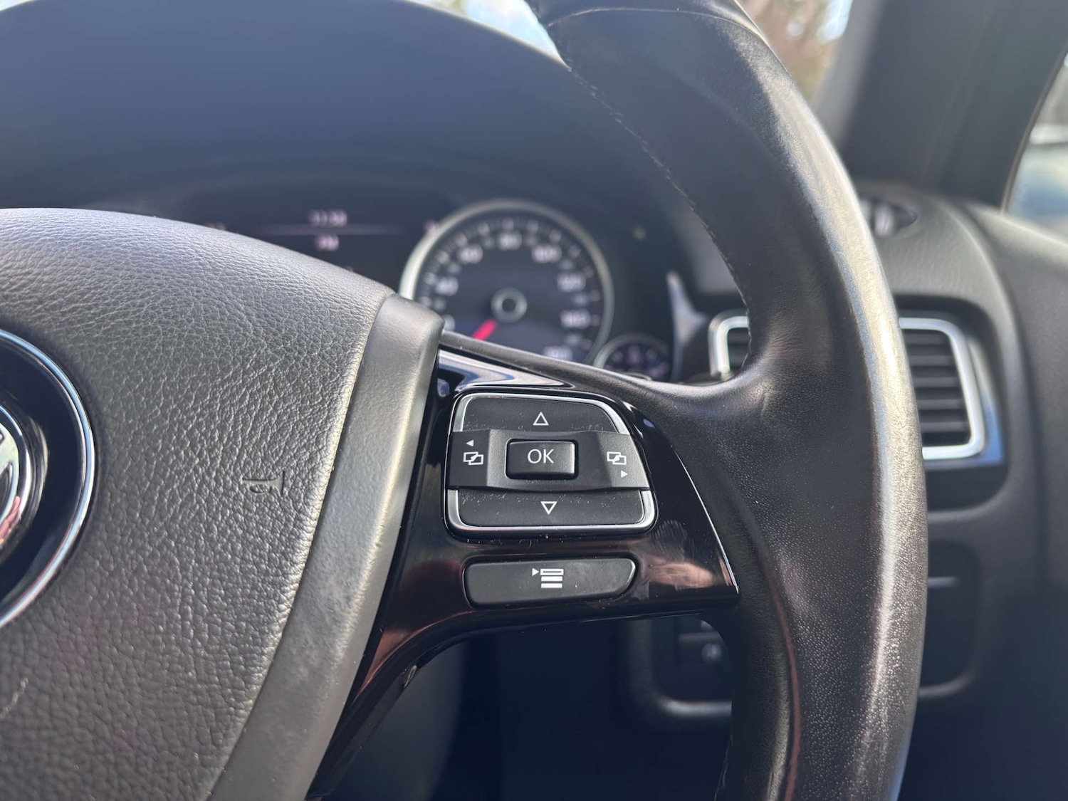 Used Volkswagen Touareg 2013 for sale - 77285510: Photo 52