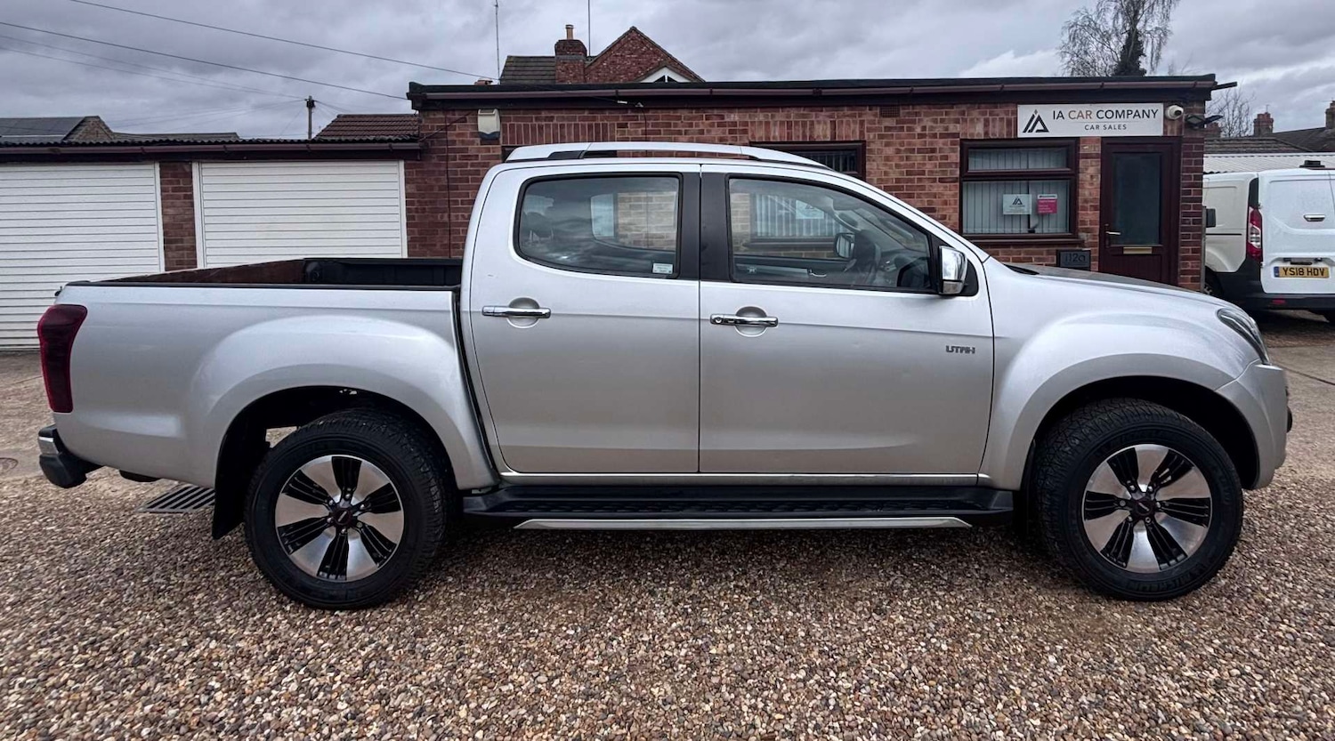 Used Isuzu D-Max 2020 for sale - 77837294: Photo 2