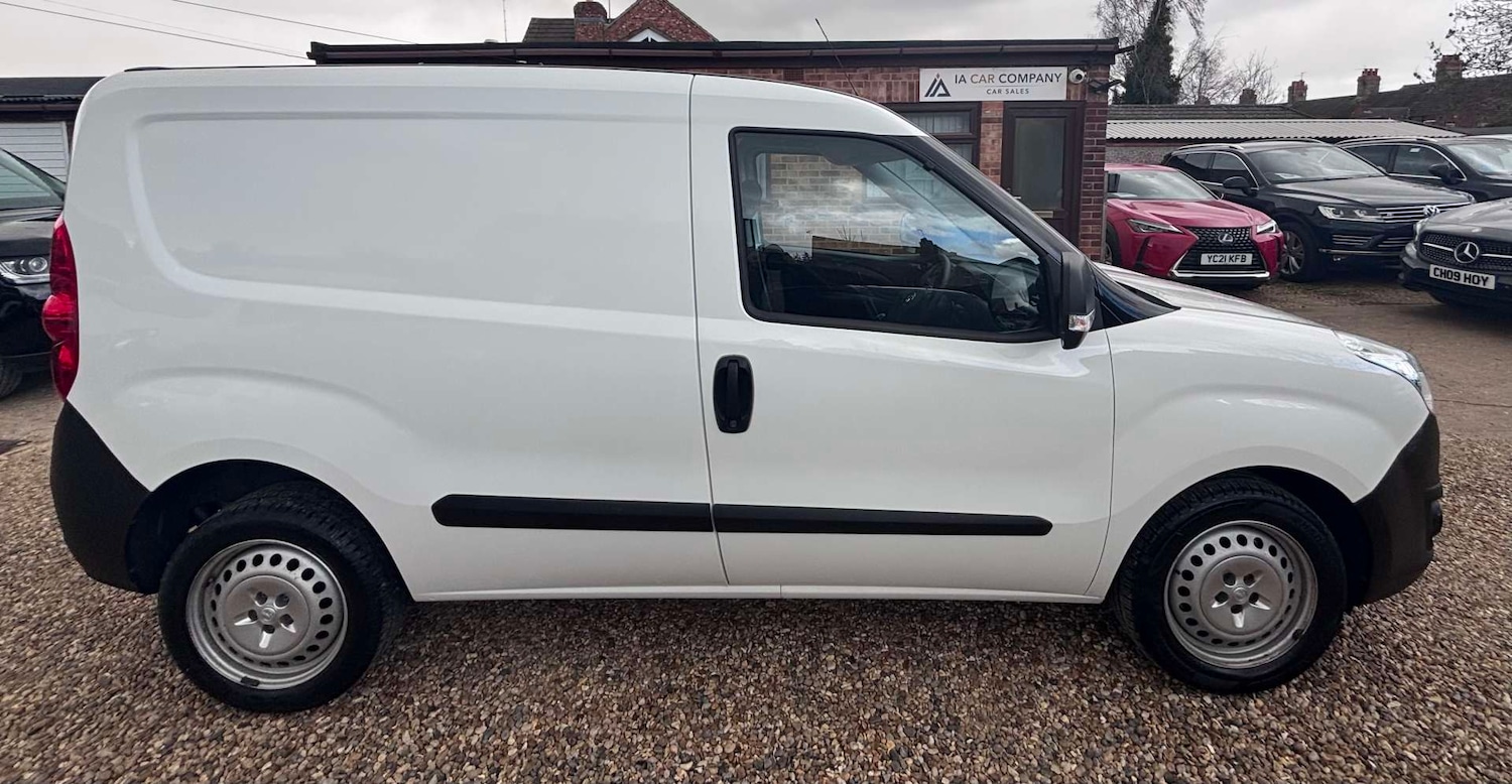 Used Vauxhall Combo 2018 for sale - 78152315: Photo 2