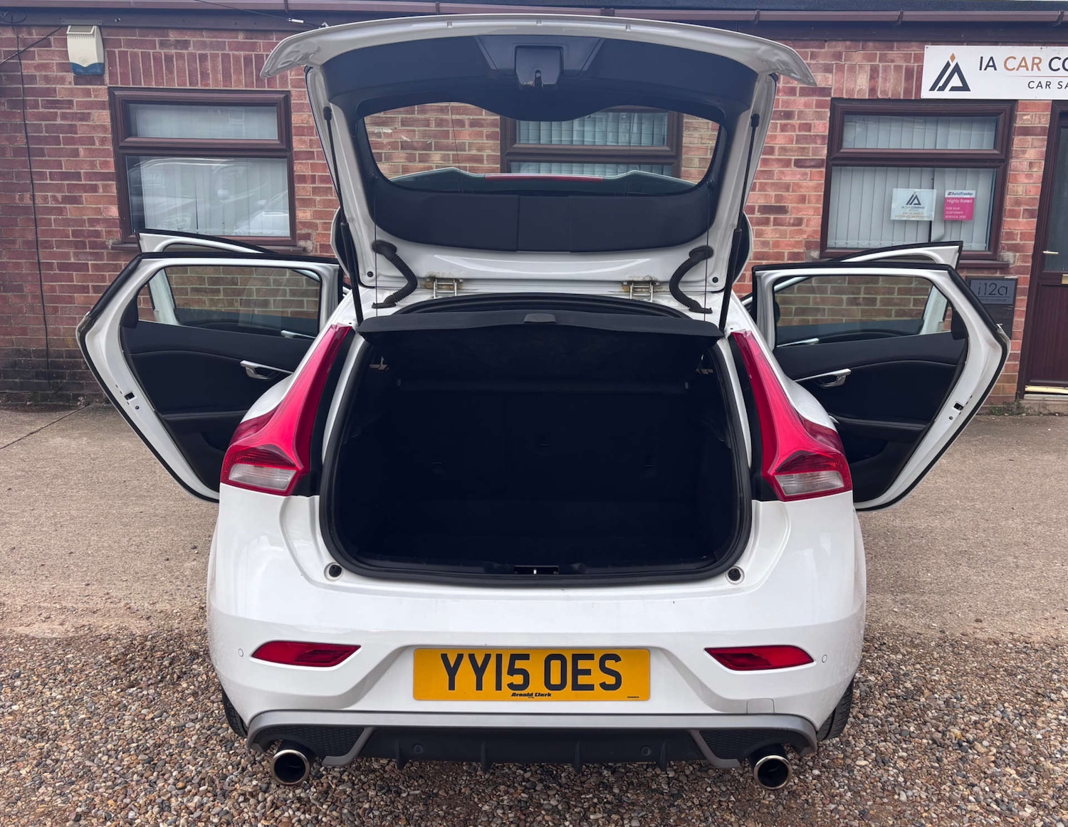 Used Volvo V40 2015 for sale - 77647615: Photo 11