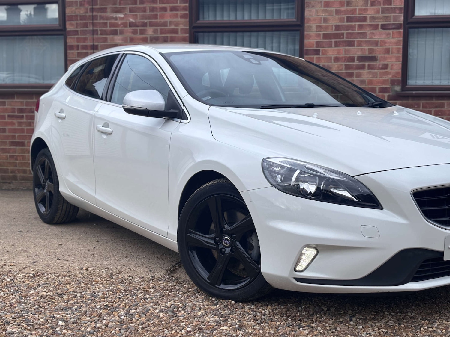 Used Volvo V40 2015 for sale - 77647615: Photo 17