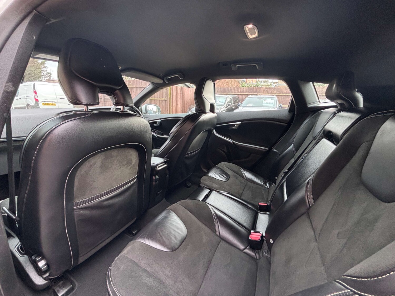 Used Volvo V40 2015 for sale - 77647615: Photo 25